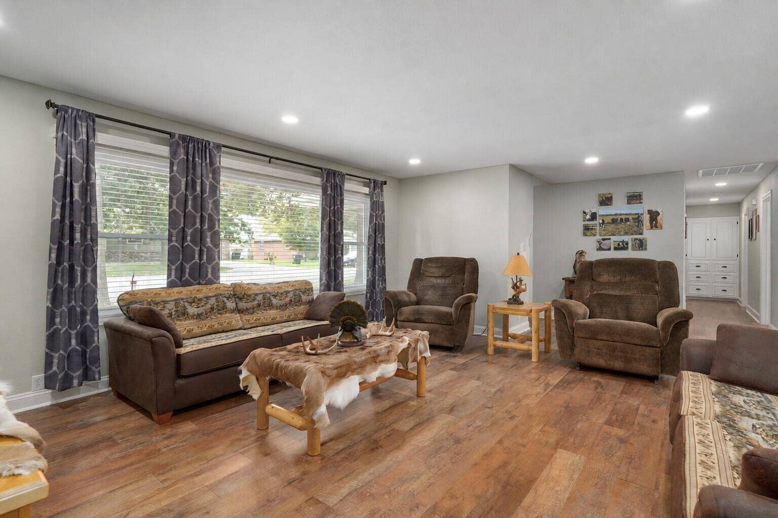 530 Oak Lane, Mt Vernon, MO 65712 Living Room