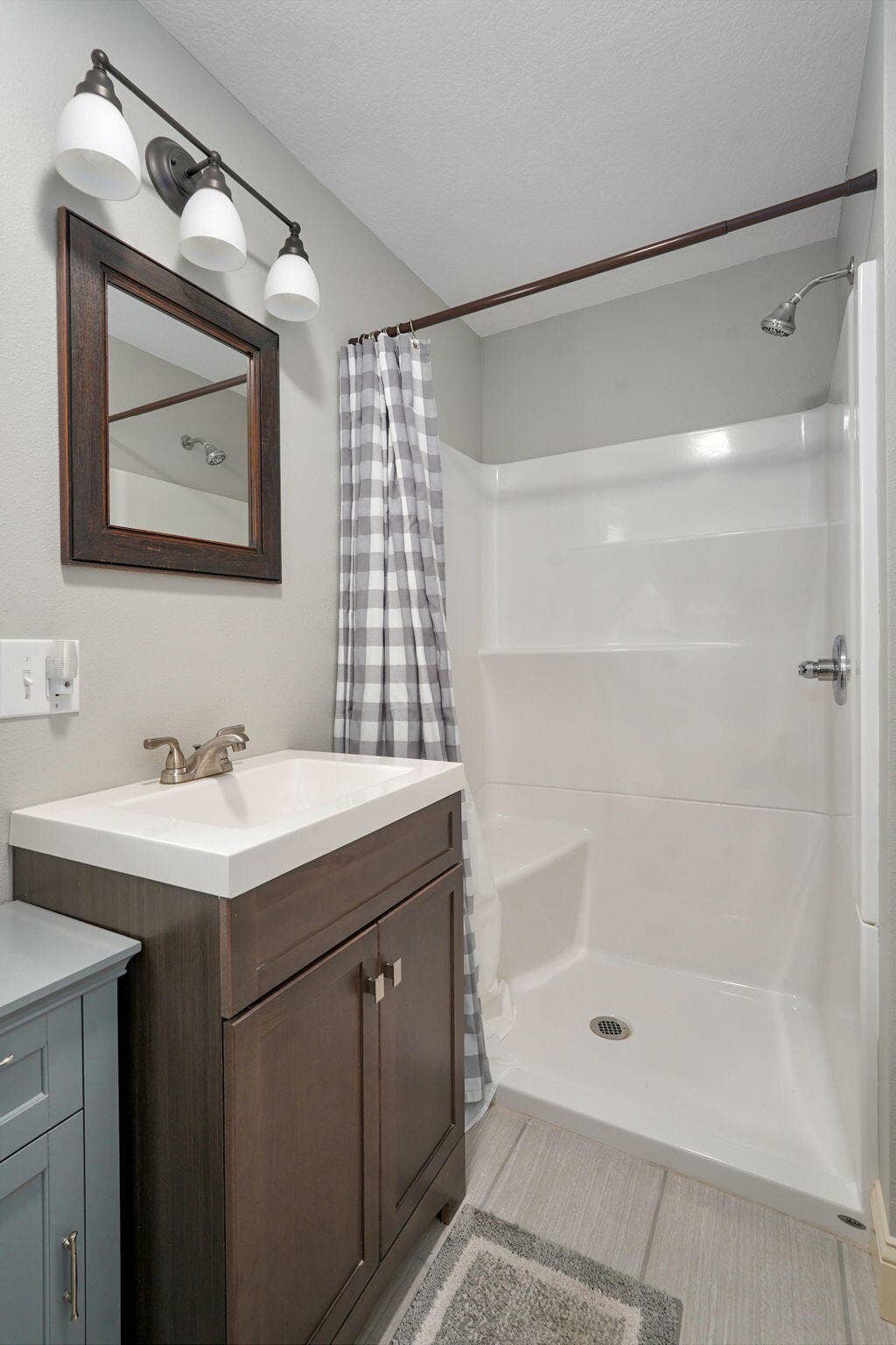 530 Oak Lane, Mt Vernon, MO 65712 Bathroom #3