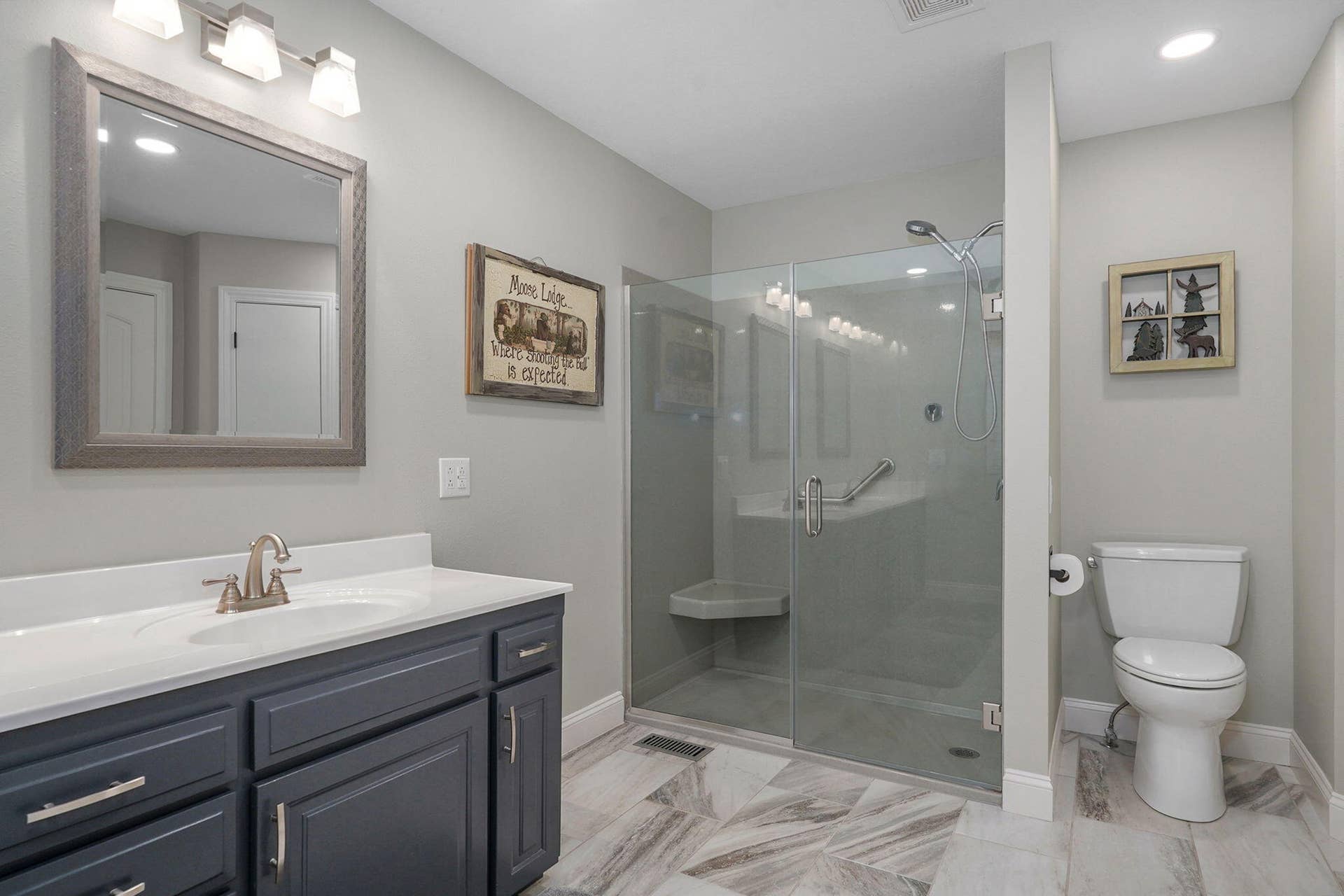 530 Oak Lane, Mt Vernon, MO 65712 Walk-in Shower