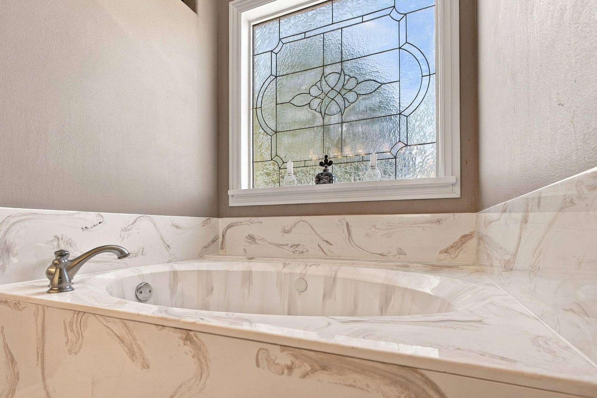 Jacuzzi Tub