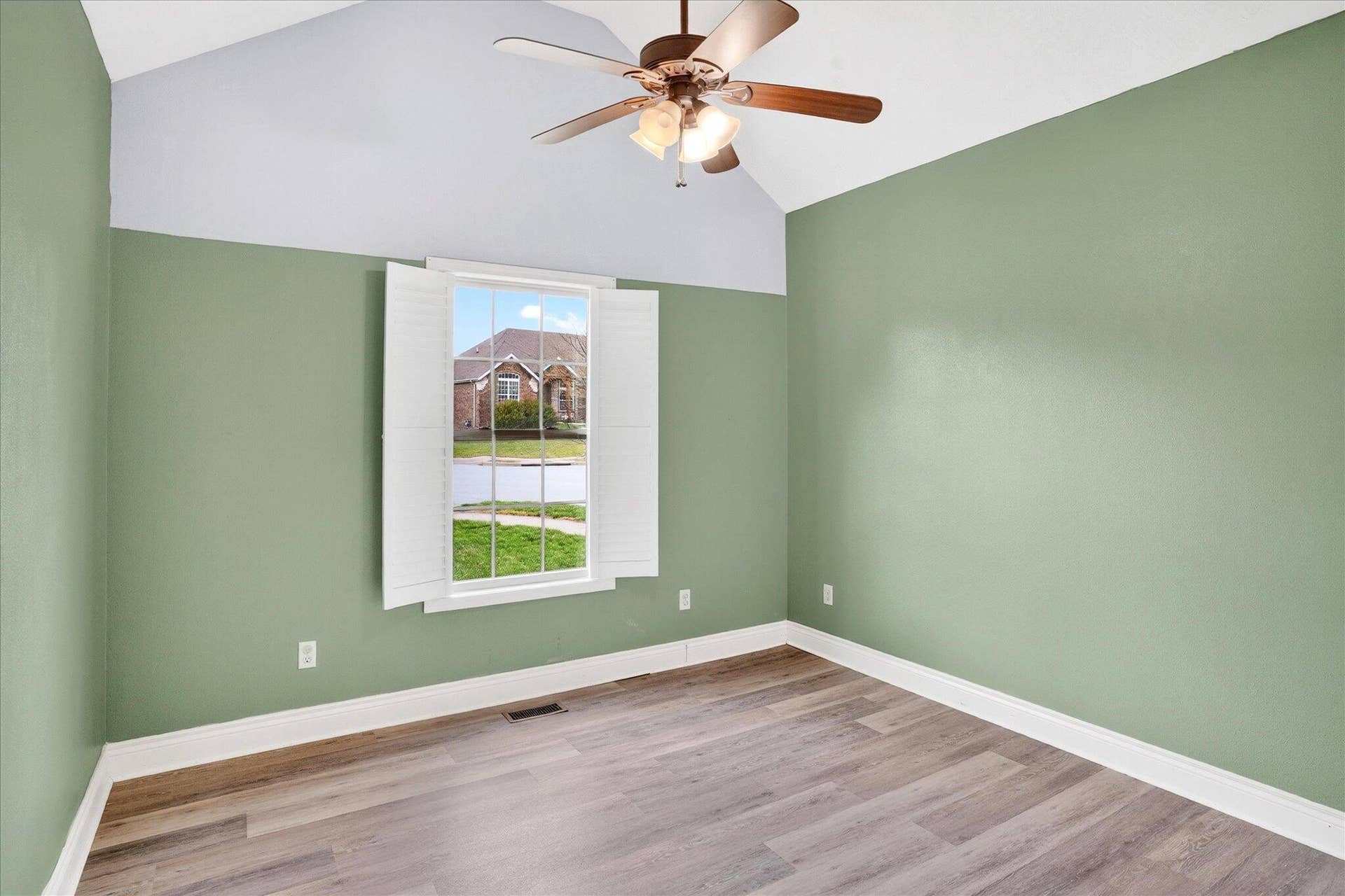 634 N Rockingham Avenue, Nixa, MO 65714 42-41