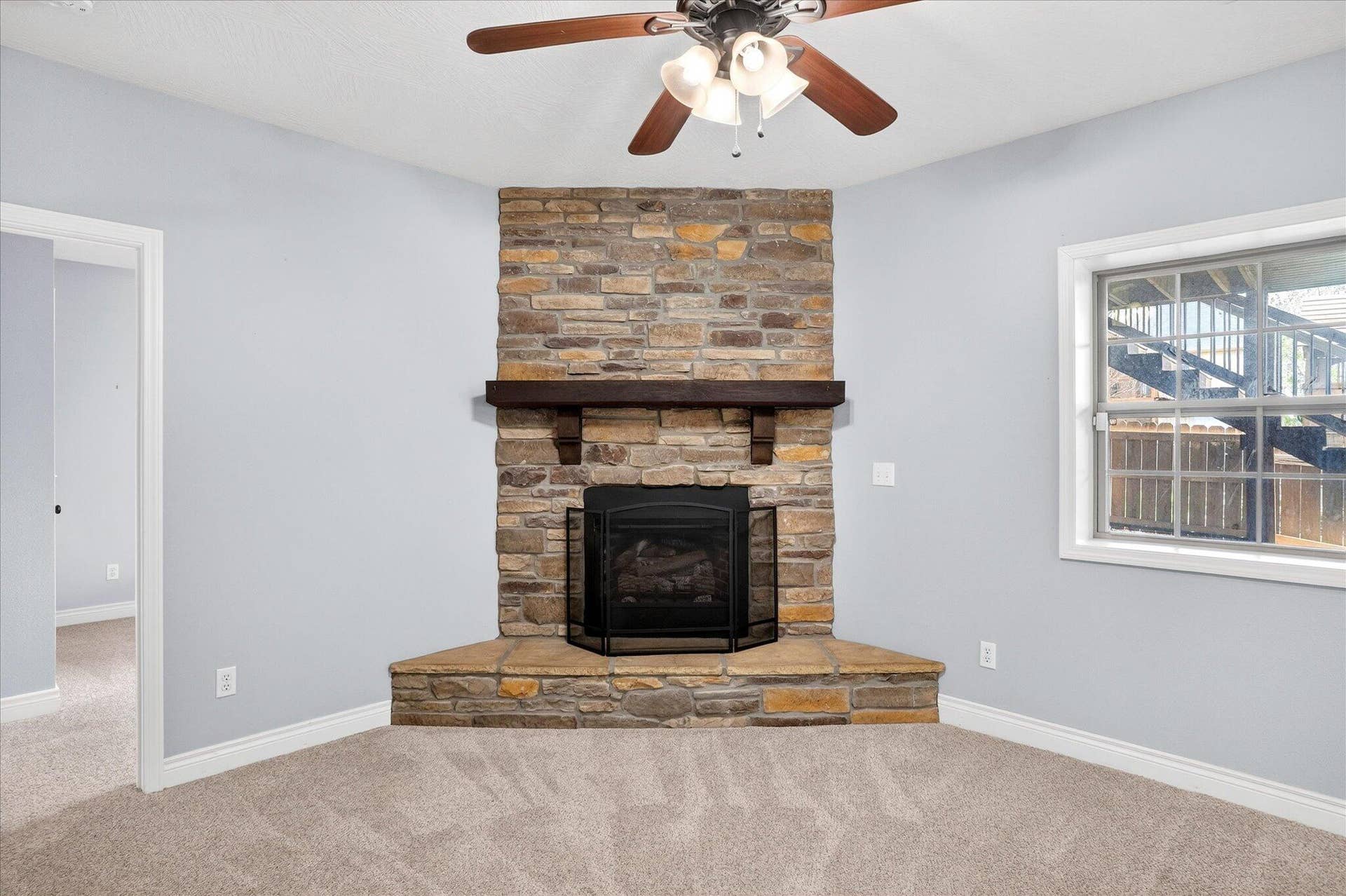 634 N Rockingham Avenue, Nixa, MO 65714 50-49