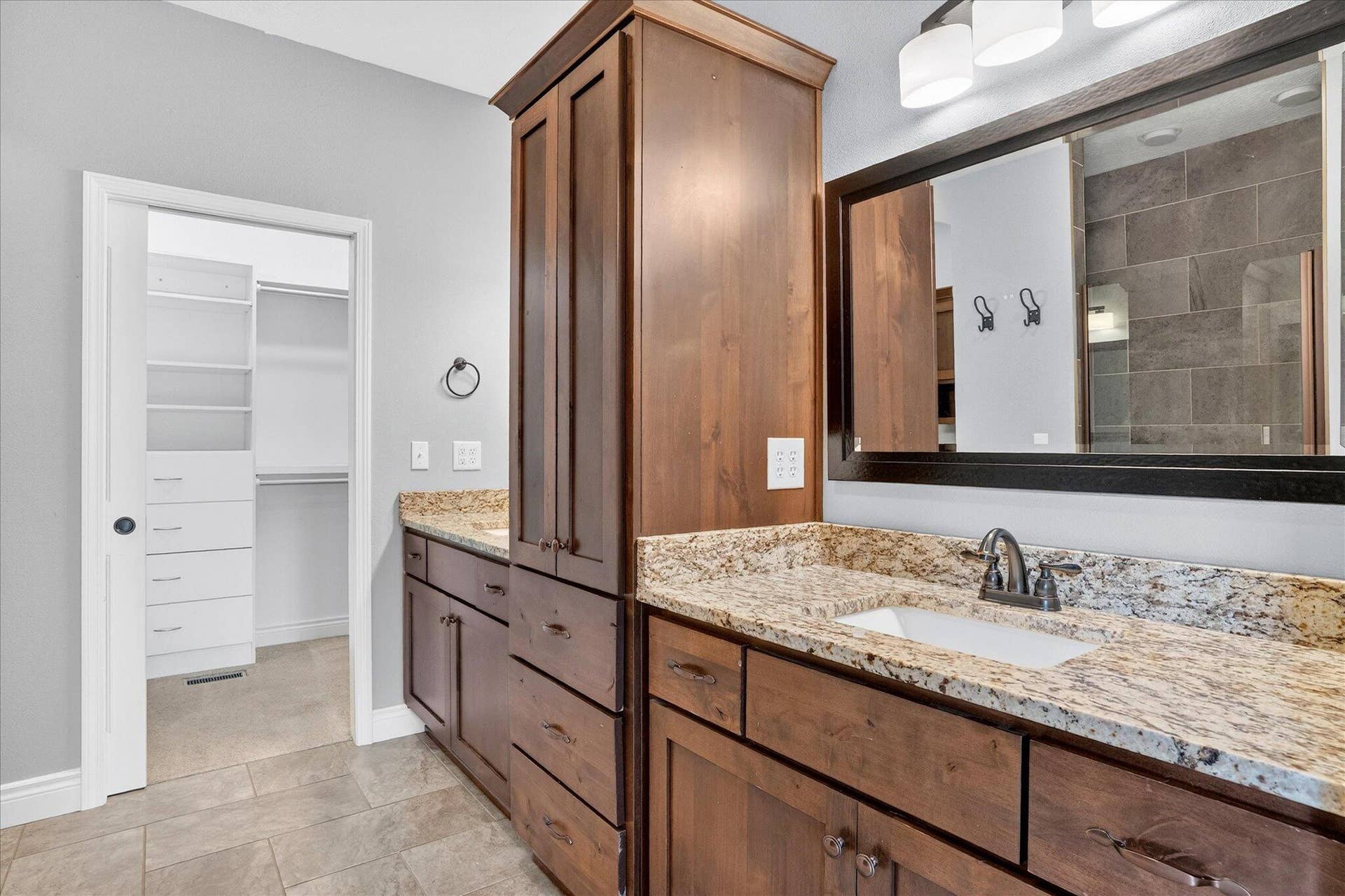 634 N Rockingham Avenue, Nixa, MO 65714 33-32