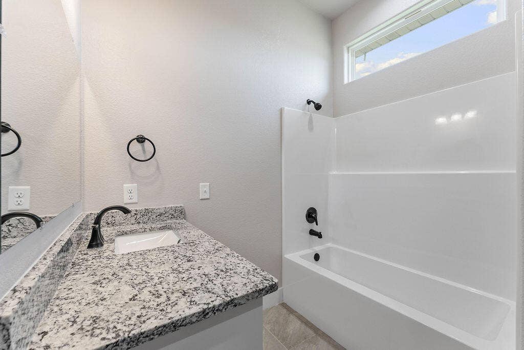 72 Lob Lob Lane, Pineville, MO 64856 PictureProvisionMLSPhotoCJR-27