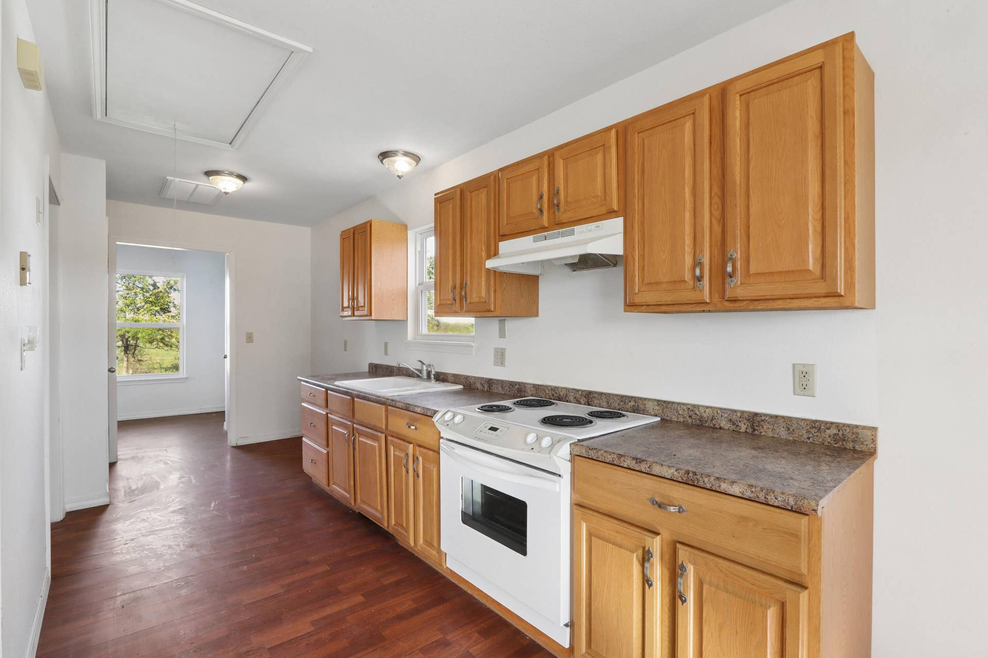 487 E Dade 152, Everton, MO 65646 IMG_1459