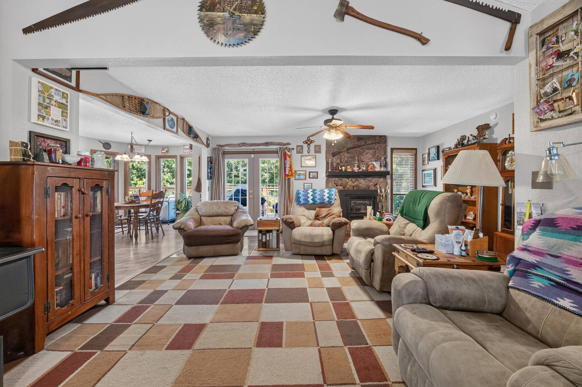 1144 Keystone Road, Reeds Spring, MO 65737 Living Room