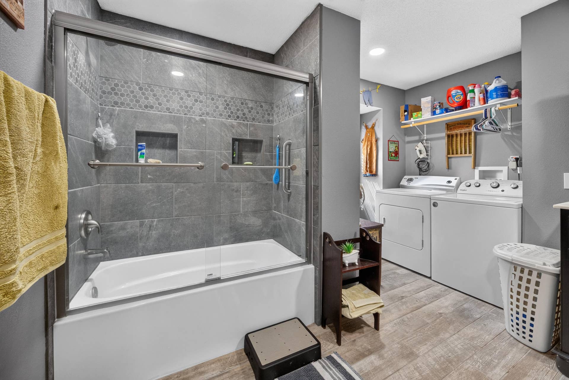 1144 Keystone Road, Reeds Spring, MO 65737 2nd Bathroom