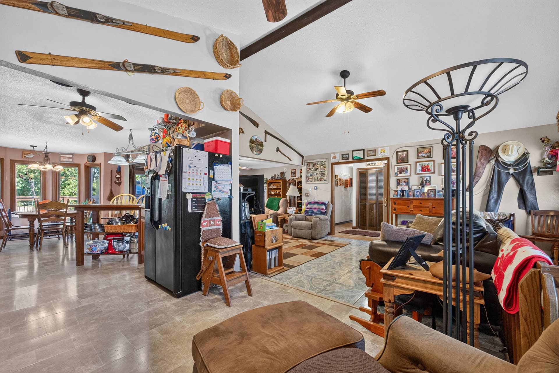 1144 Keystone Road, Reeds Spring, MO 65737 Vaulted Ceilings