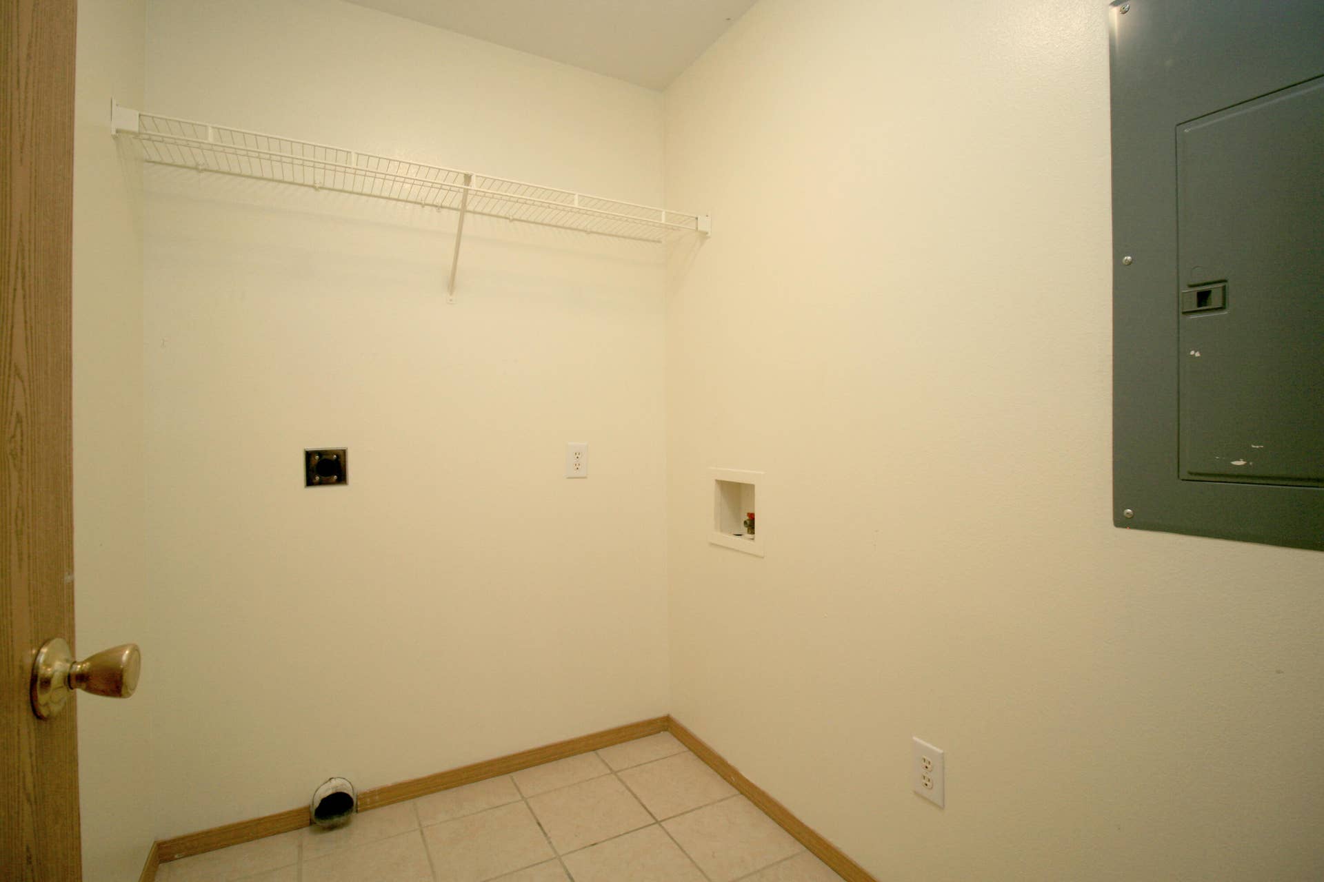 4040 Poplar Road, Merriam Woods, MO 65740 laundry