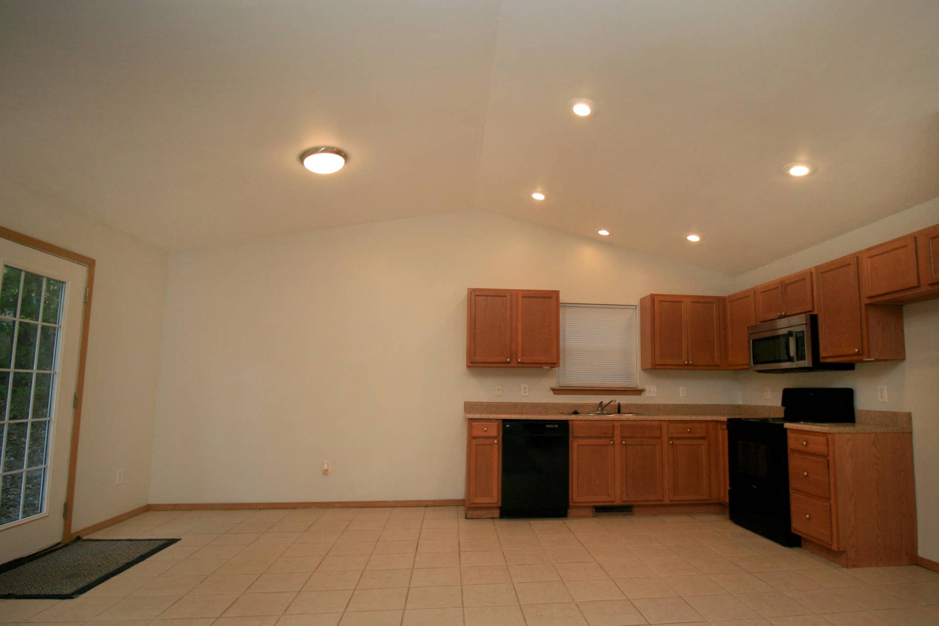 4040 Poplar Road, Merriam Woods, MO 65740 kitchen dining
