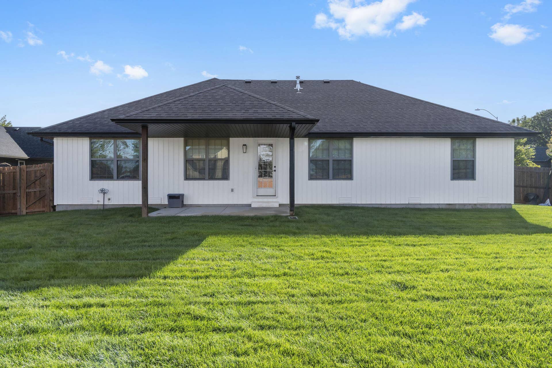 Fully enclosed back yard