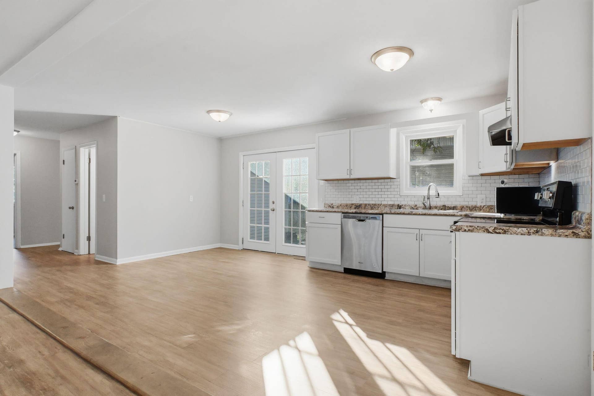 310 E Freeman Street, Bolivar, MO 65613 33-web-or-mls-VisualWorks_Design_LLC_010