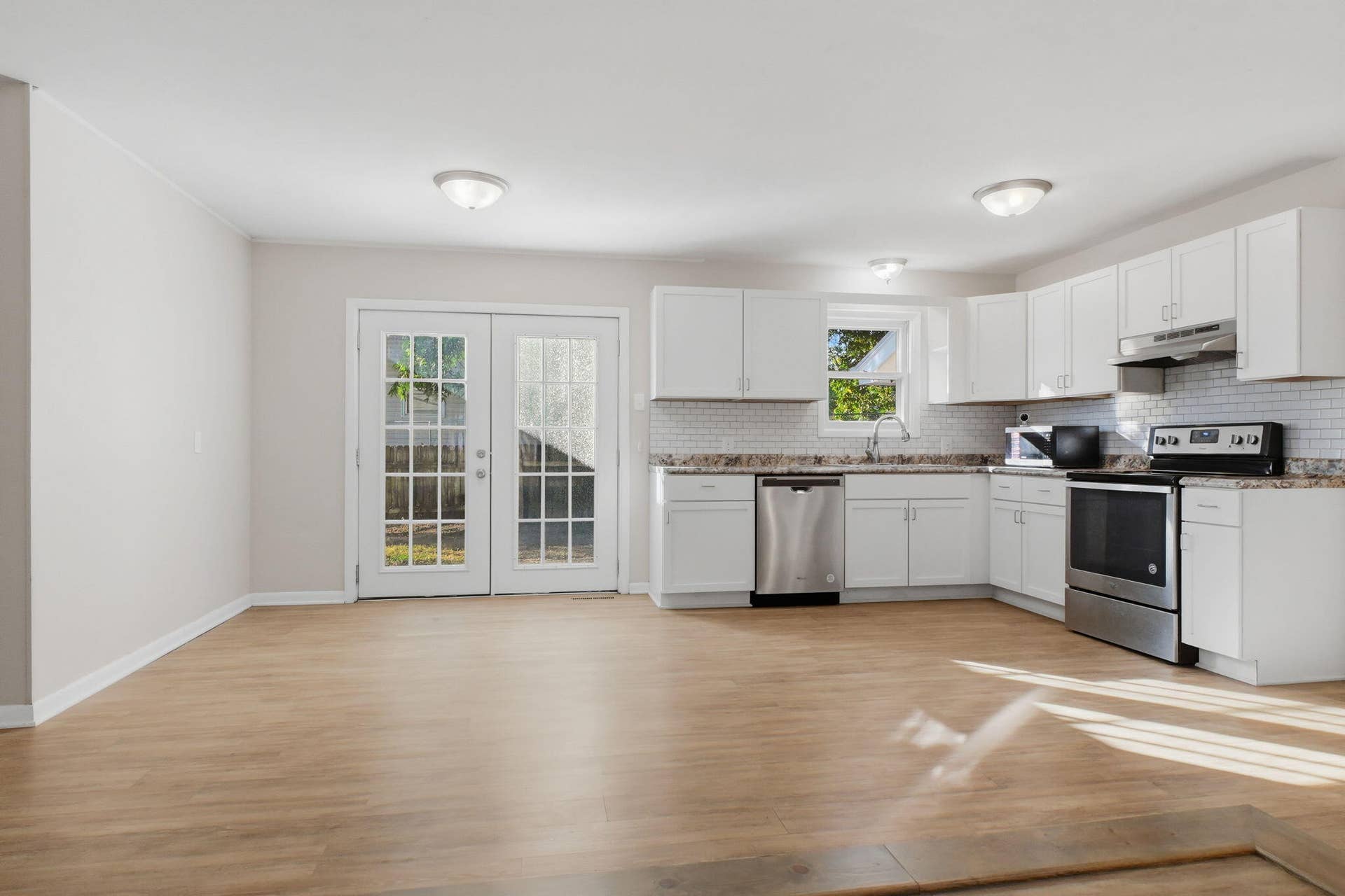 310 E Freeman Street, Bolivar, MO 65613 31-web-or-mls-VisualWorks_Design_LLC_009