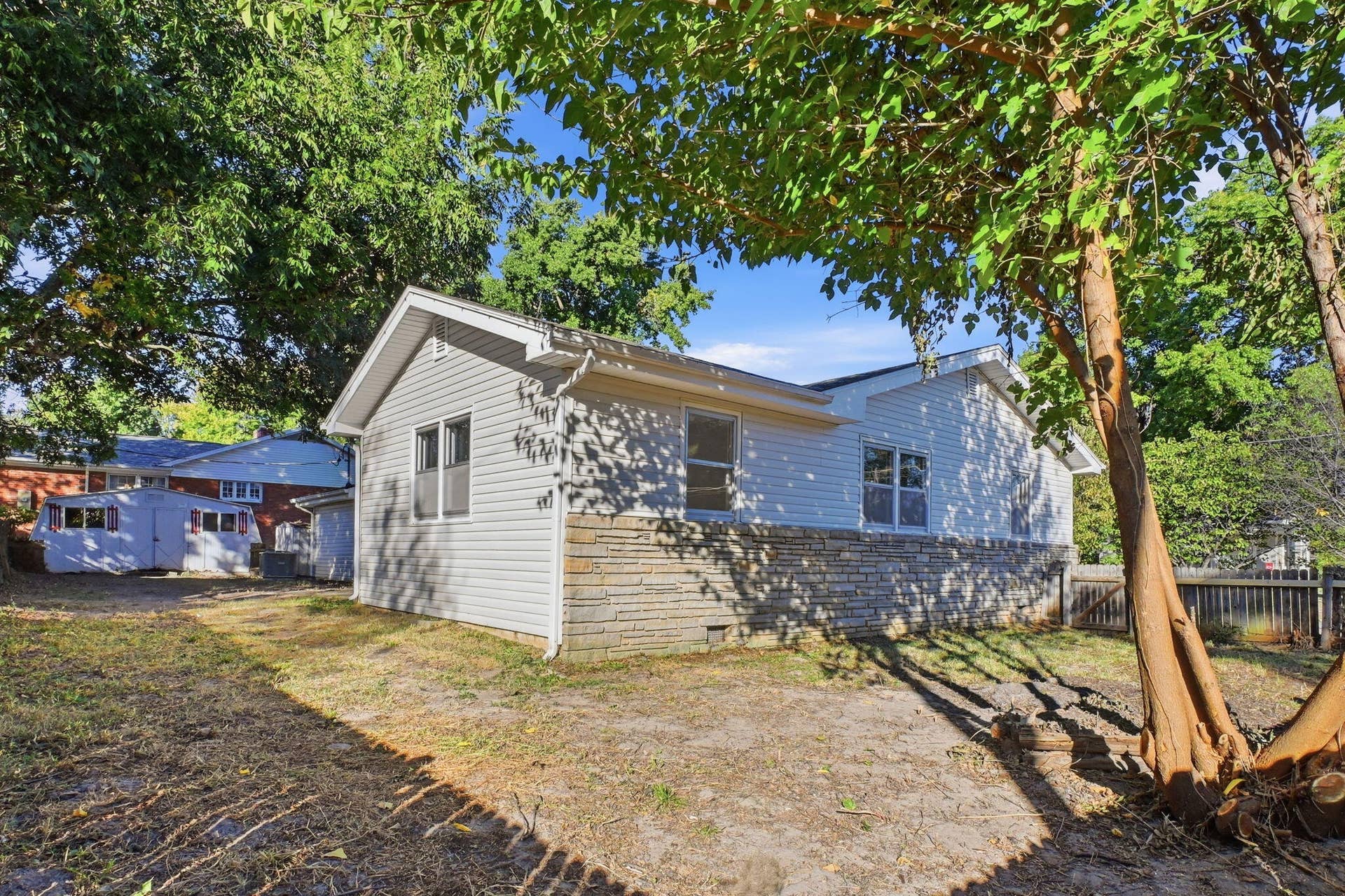 310 E Freeman Street, Bolivar, MO 65613 8-web-or-mls-VisualWorks_Design_LLC_030
