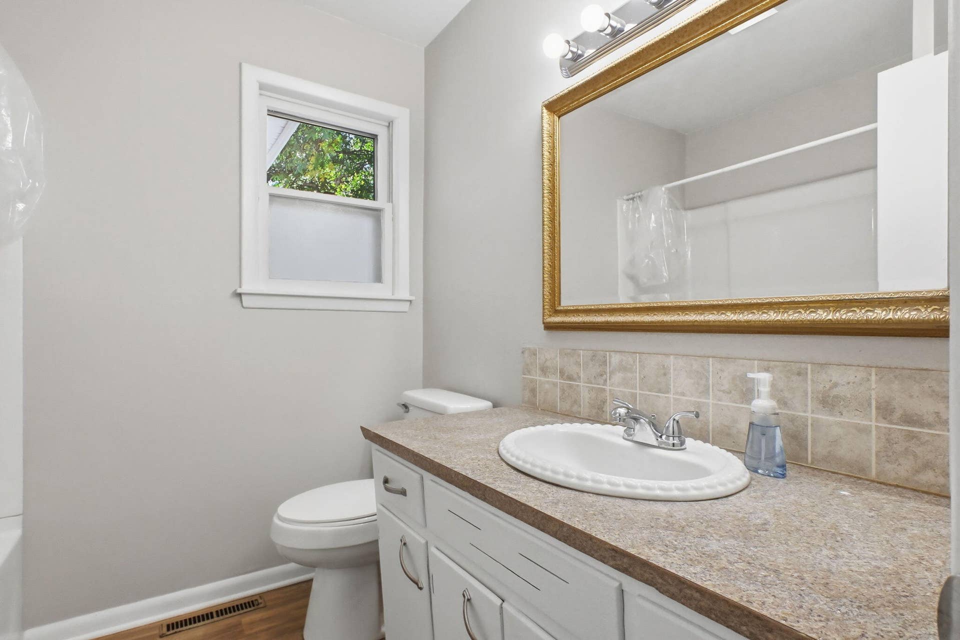 310 E Freeman Street, Bolivar, MO 65613 46-web-or-mls-VisualWorks_Design_LLC_018