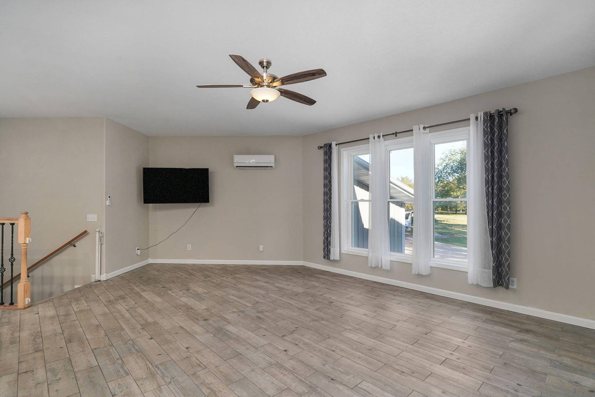 708 White Oak Rd-21