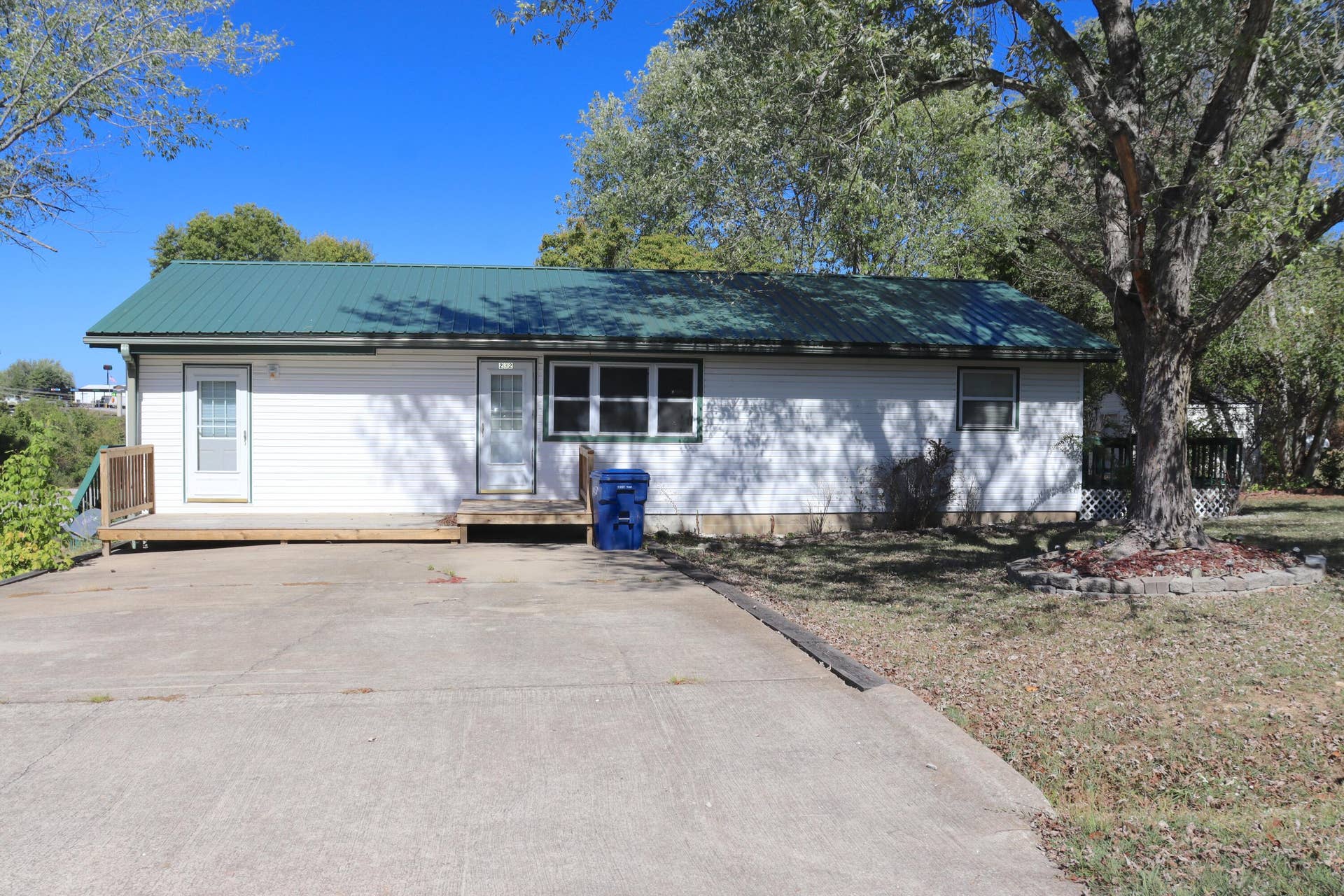 232 E Miller Street, Mansfield, MO 65704 IMG_8185