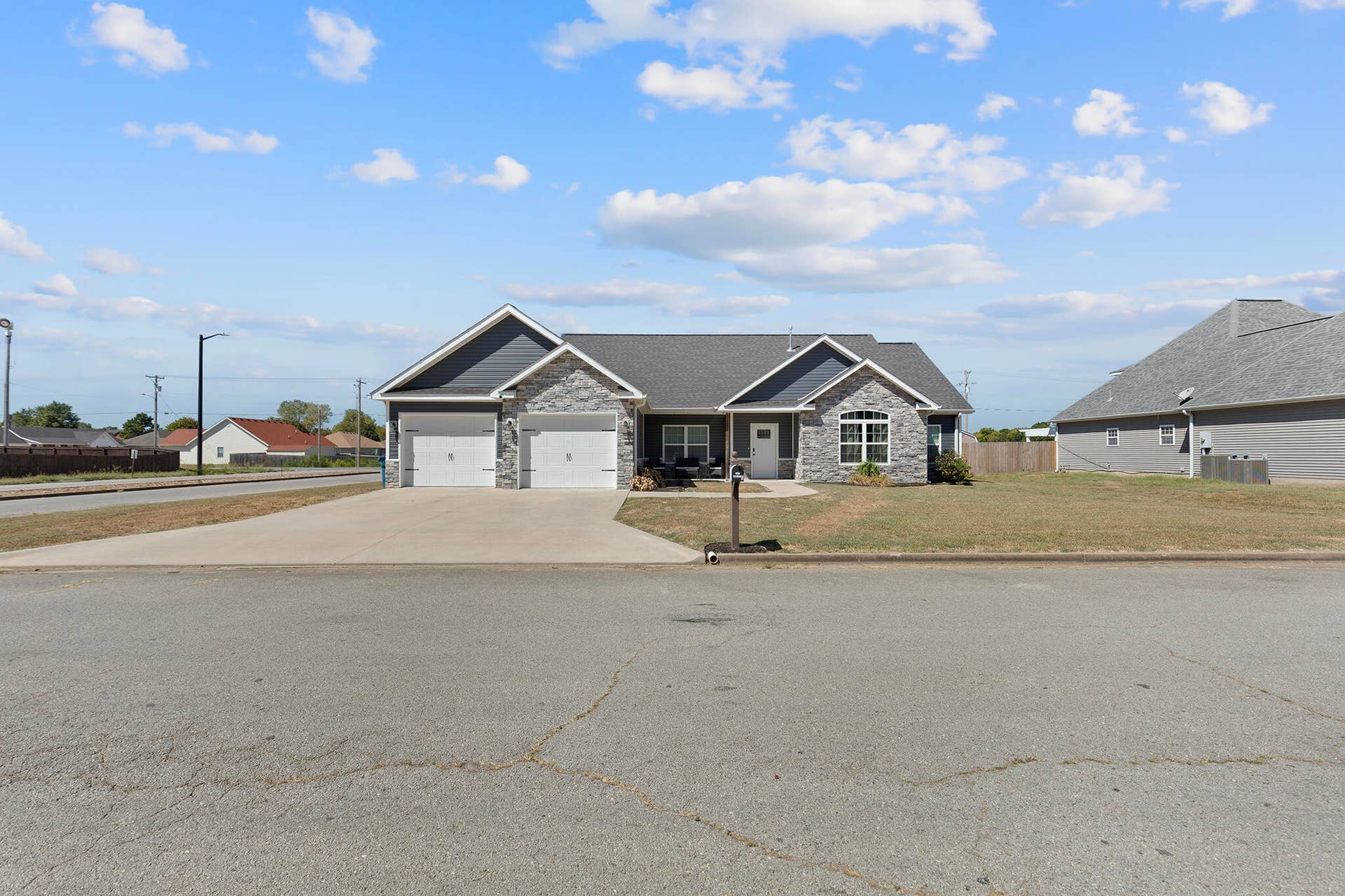 2207 W Greystone Square, Webb City, MO 64870 3U5A4463
