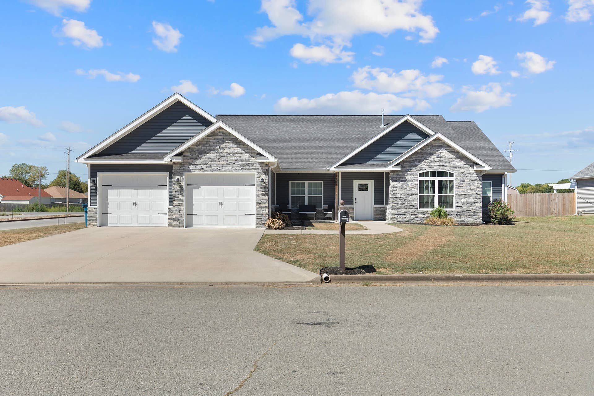 2207 W Greystone Square, Webb City, MO 64870 3U5A4458