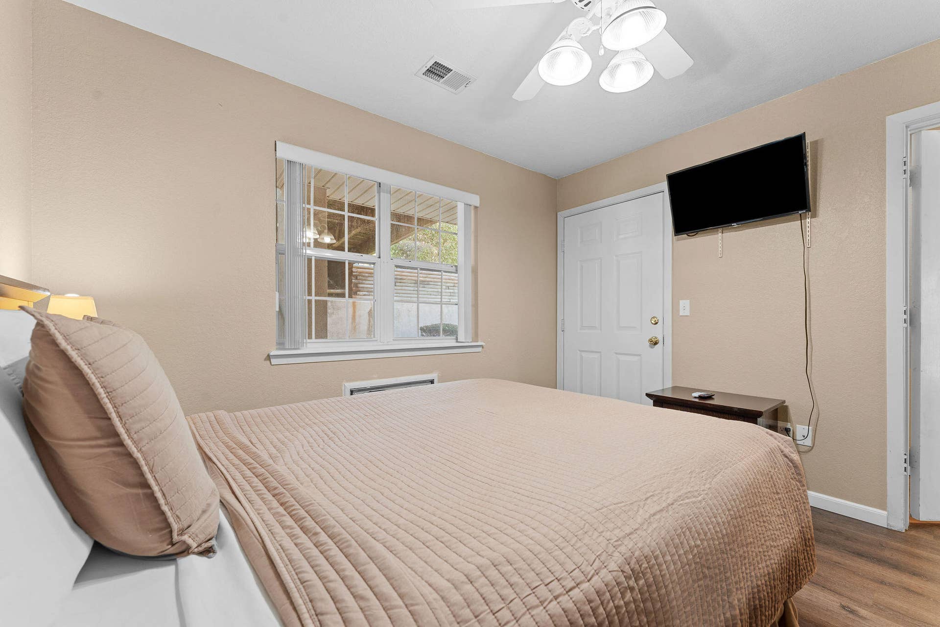 545 Valley View Road, #E-101, Branson, MO 65616 545 Valley View E-101 Branson, MO 65616