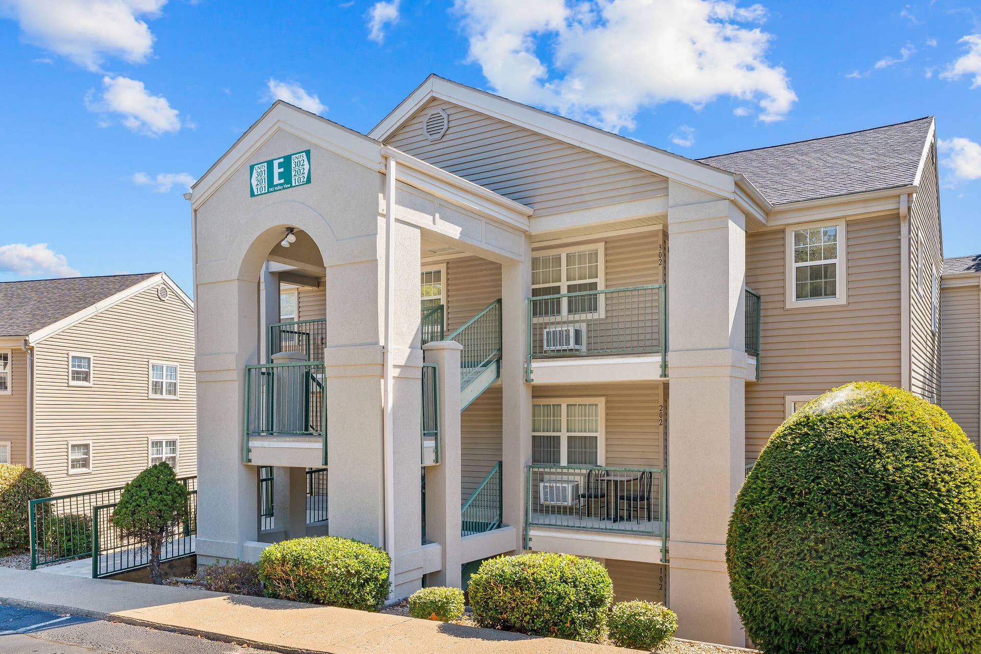 545 Valley View Road, #E-101, Branson, MO 65616 545 Valley View E-101 Branson, MO 65616