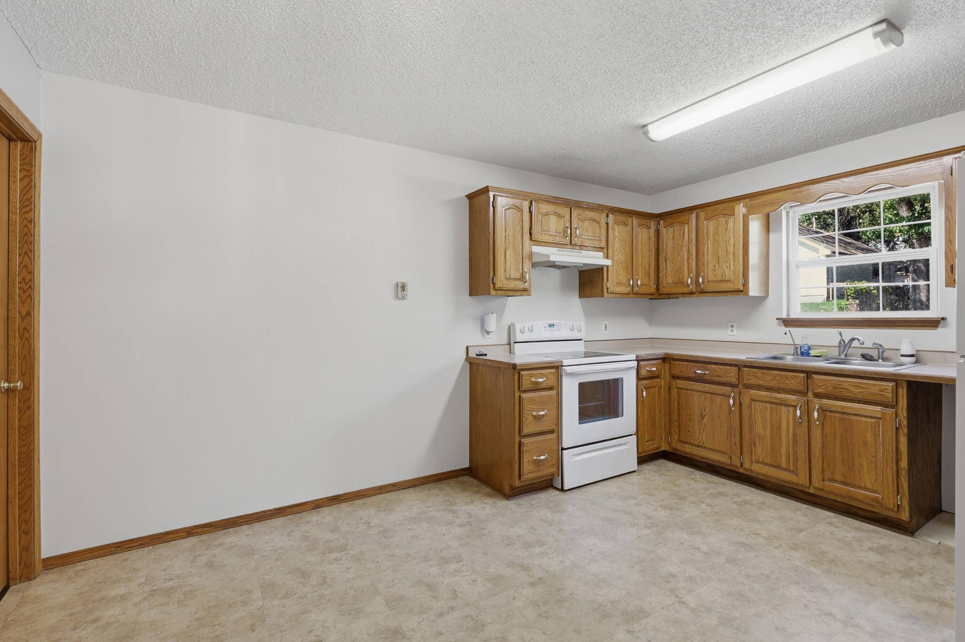 2626 E Vandalia Street, Joplin, MO 64801 011