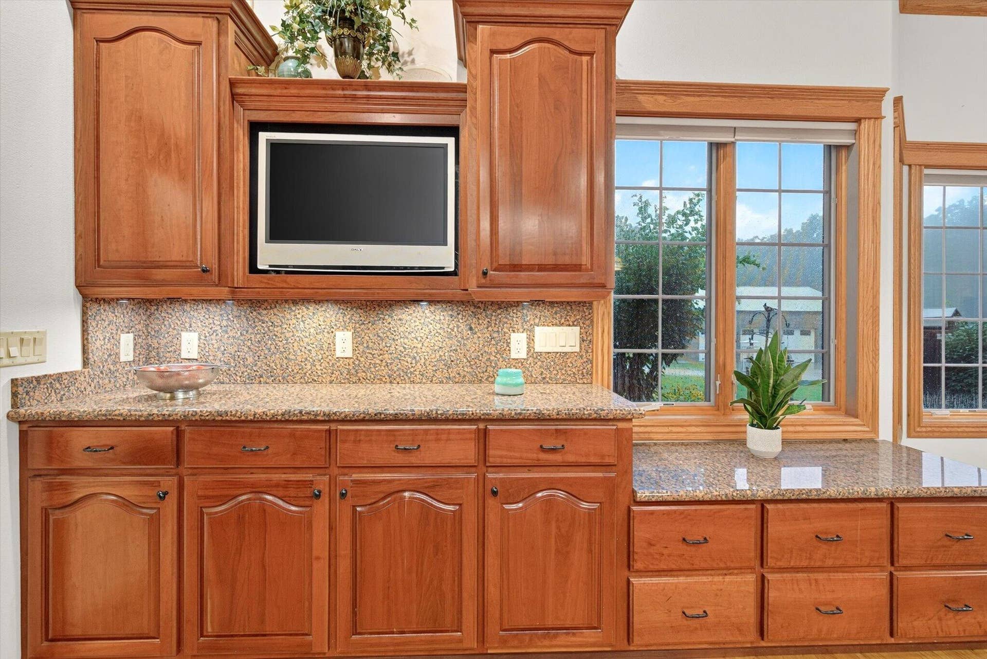 6279 N Farm Road 215, Strafford, MO 65757 025-Kitchen