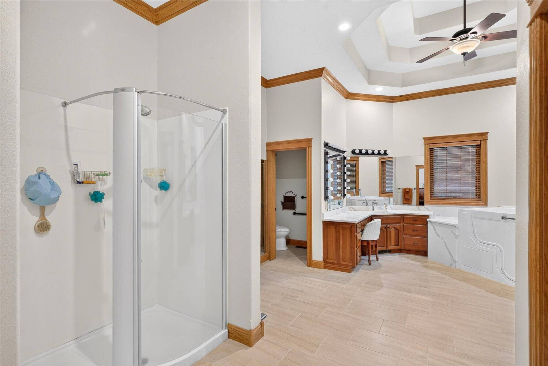 6279 N Farm Road 215, Strafford, MO 65757 039-Primary Bathroom