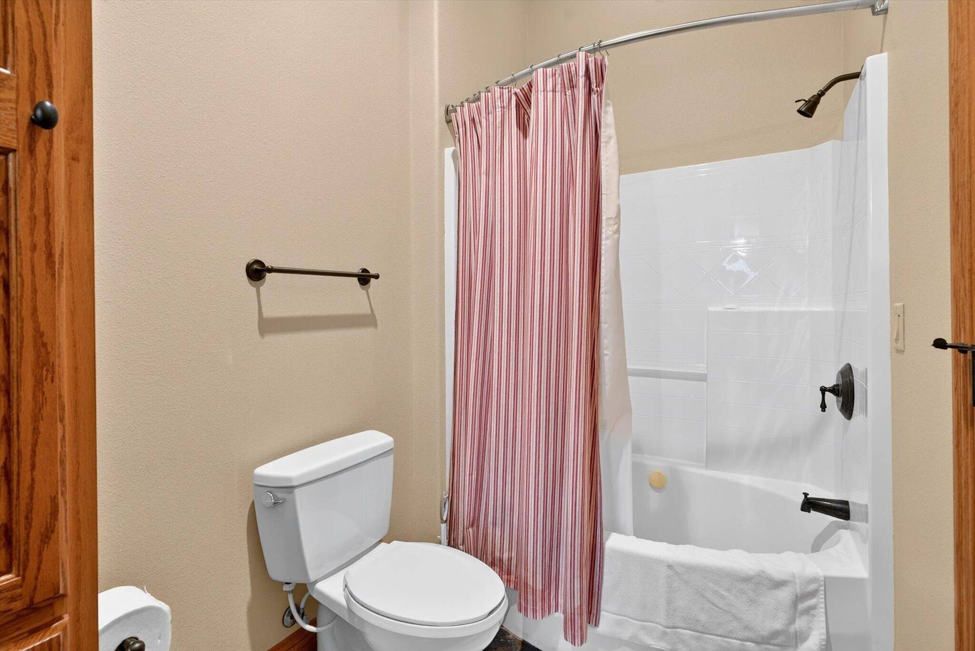 6279 N Farm Road 215, Strafford, MO 65757 050-Bath 3