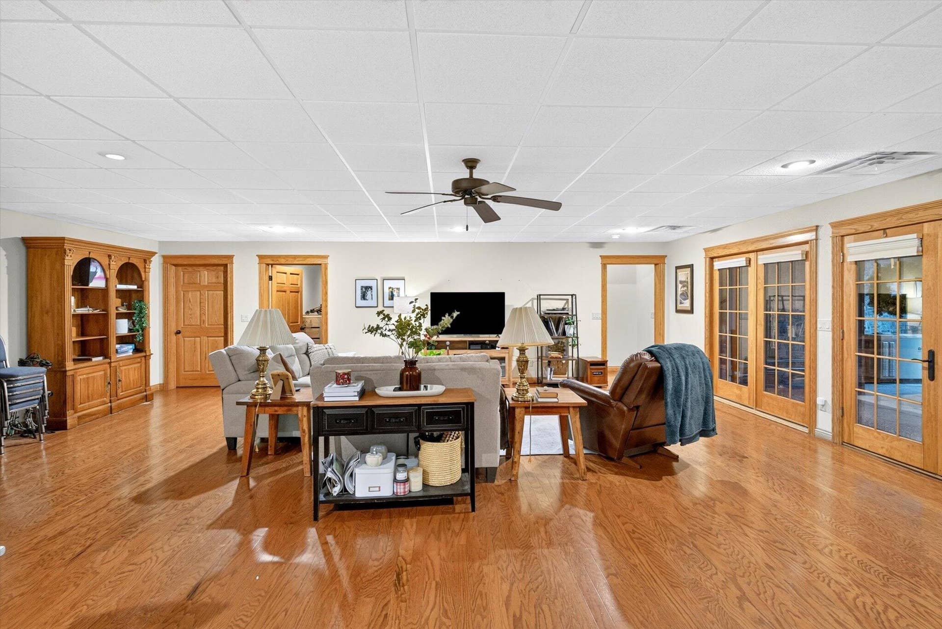 6279 N Farm Road 215, Strafford, MO 65757 057-Lower Living Room
