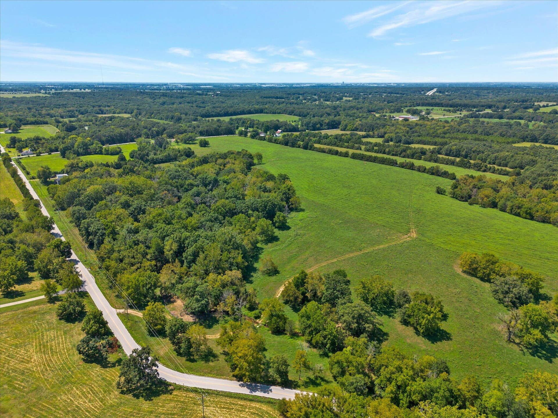 6279 N Farm Road 215, Strafford, MO 65757 102-A7