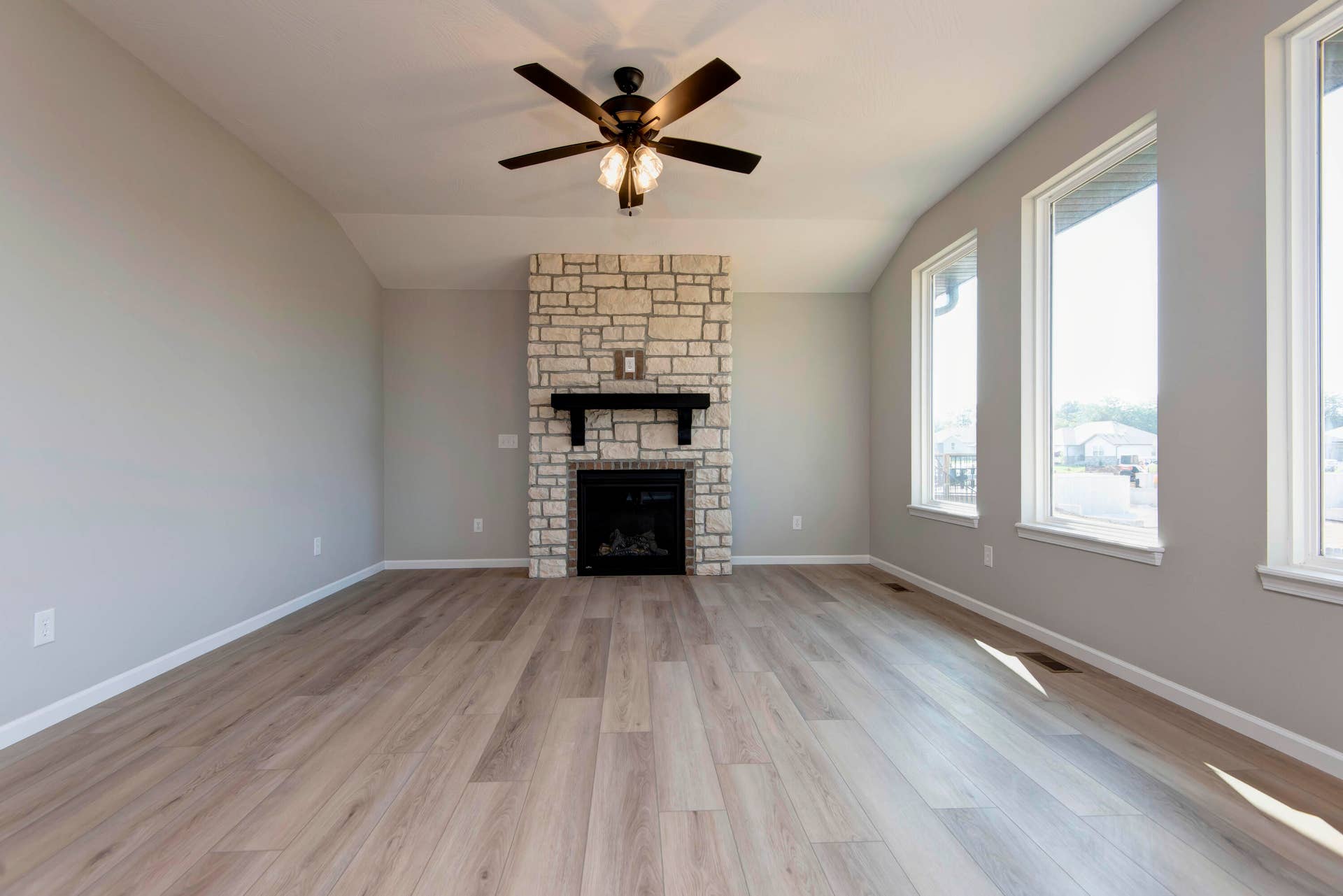 731 S Wheaton Hills Drive, #Lot 217, Nixa, MO 65714 Living Room