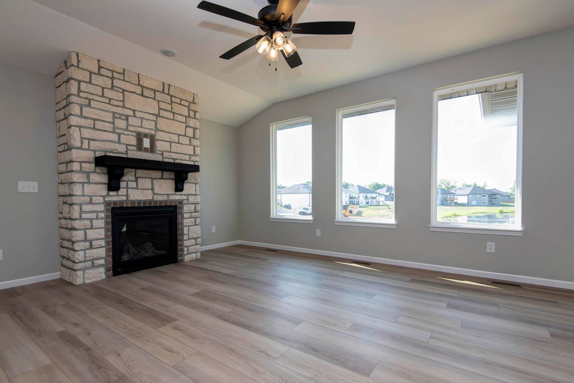731 S Wheaton Hills Drive, #Lot 217, Nixa, MO 65714 Living Room