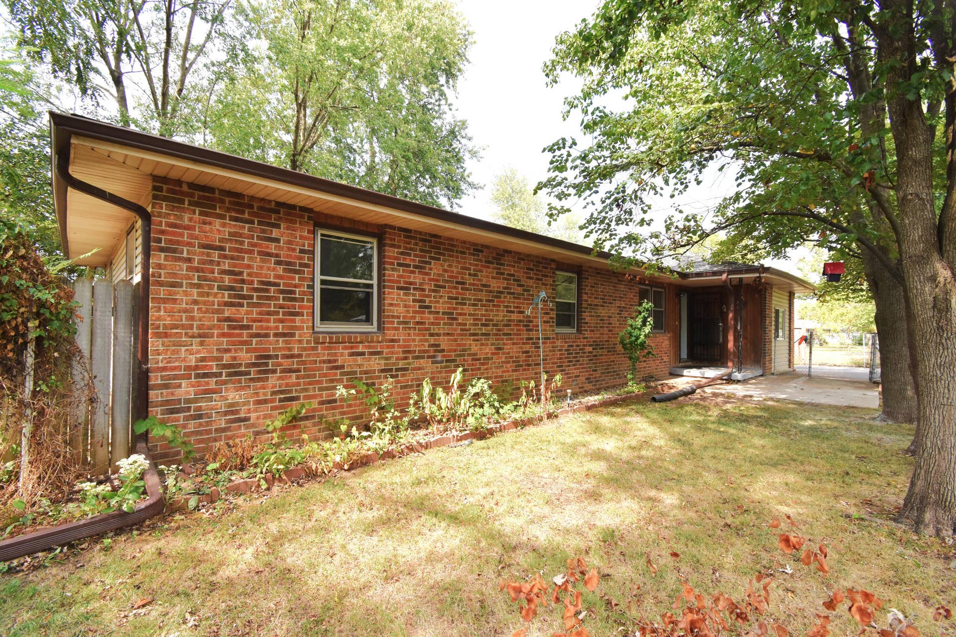 2303 S Orchard Avenue, Bolivar, MO 65613 DSC_1353