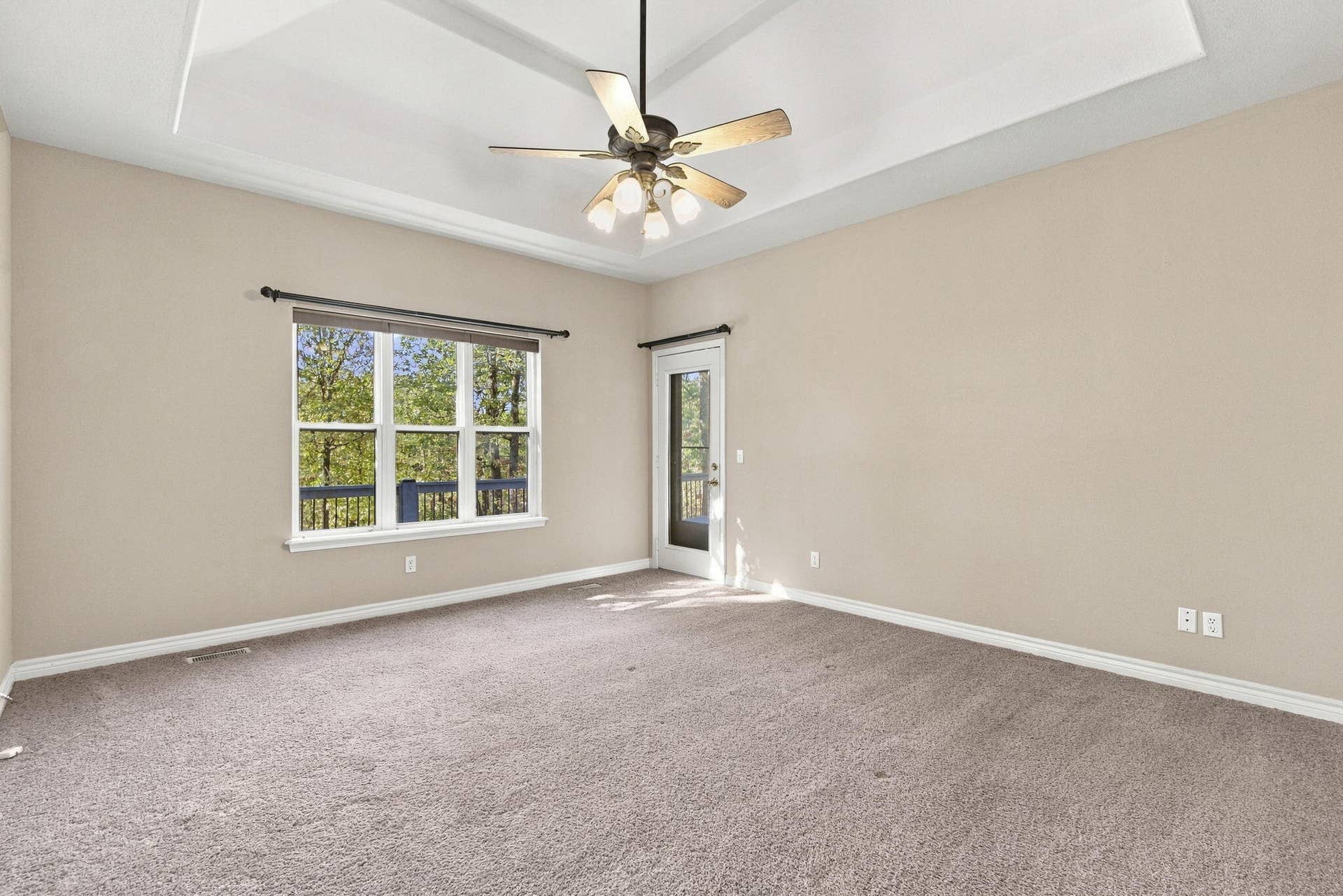 24 Lands End, Kimberling City, MO 65686 More of primary bedroom