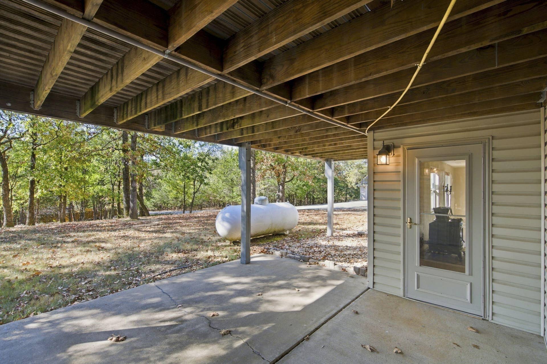 24 Lands End, Kimberling City, MO 65686 Lower level walk out