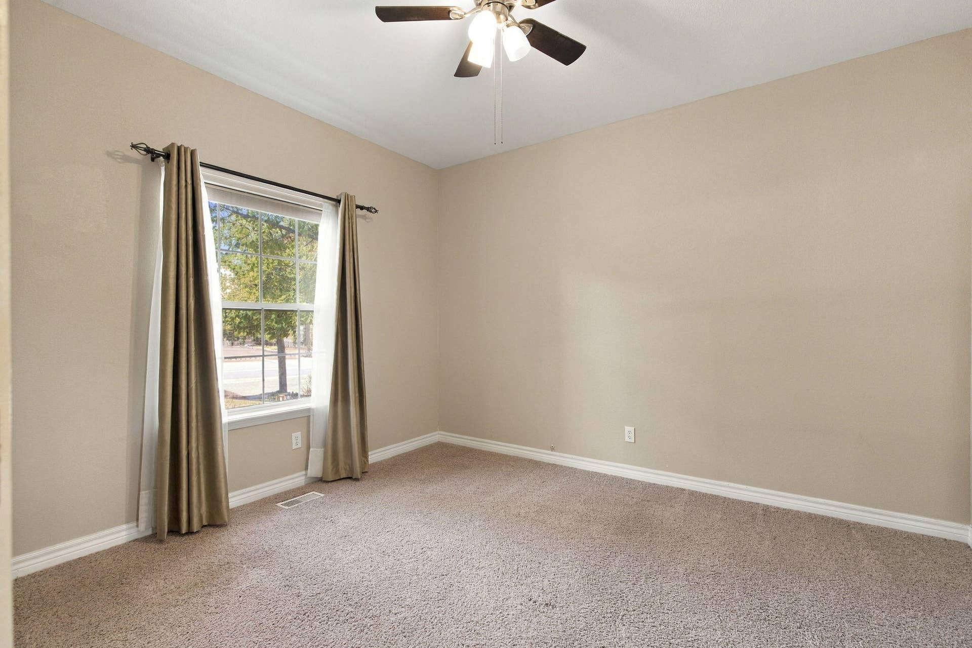 24 Lands End, Kimberling City, MO 65686 Bedroom 2