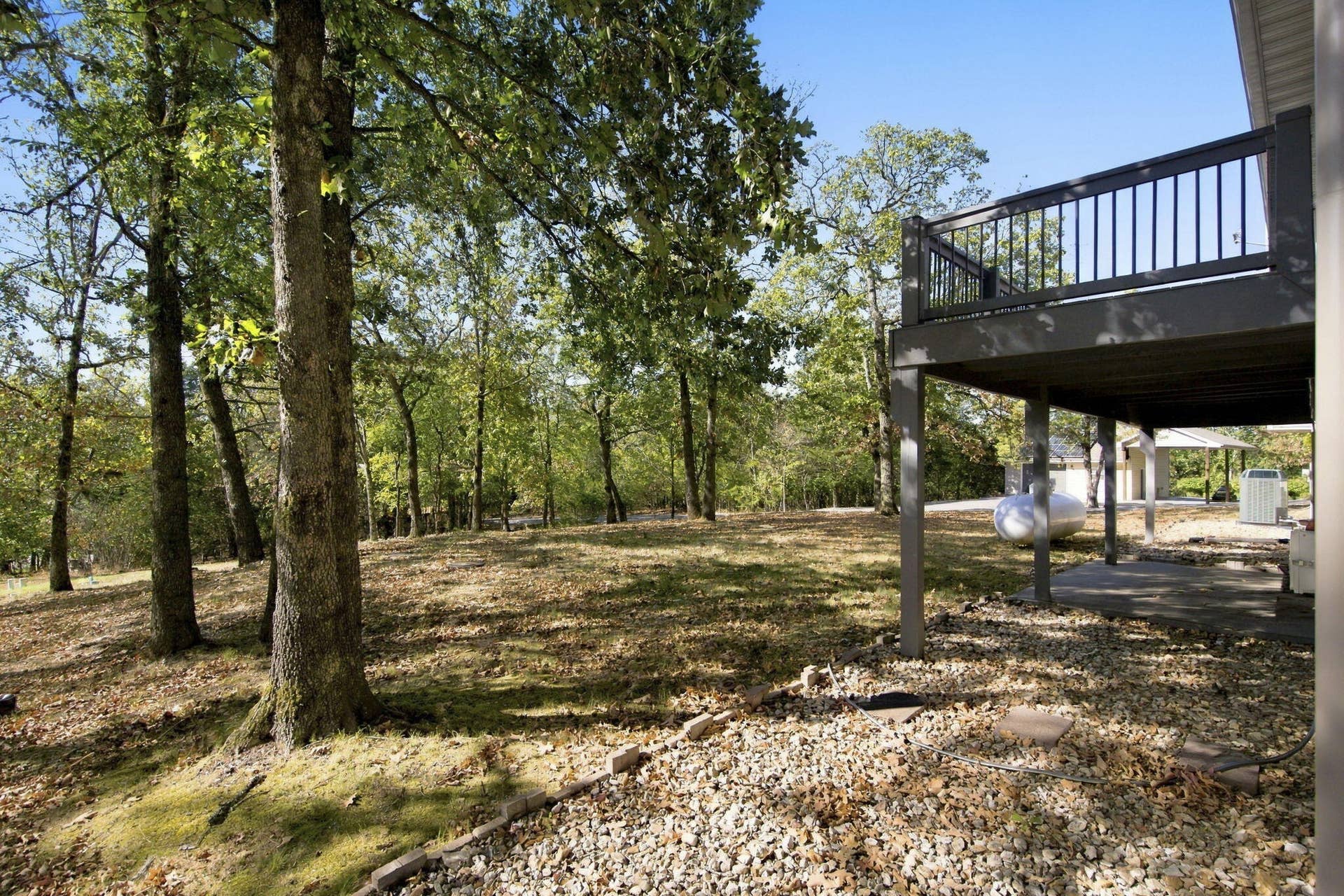 24 Lands End, Kimberling City, MO 65686 Side yard