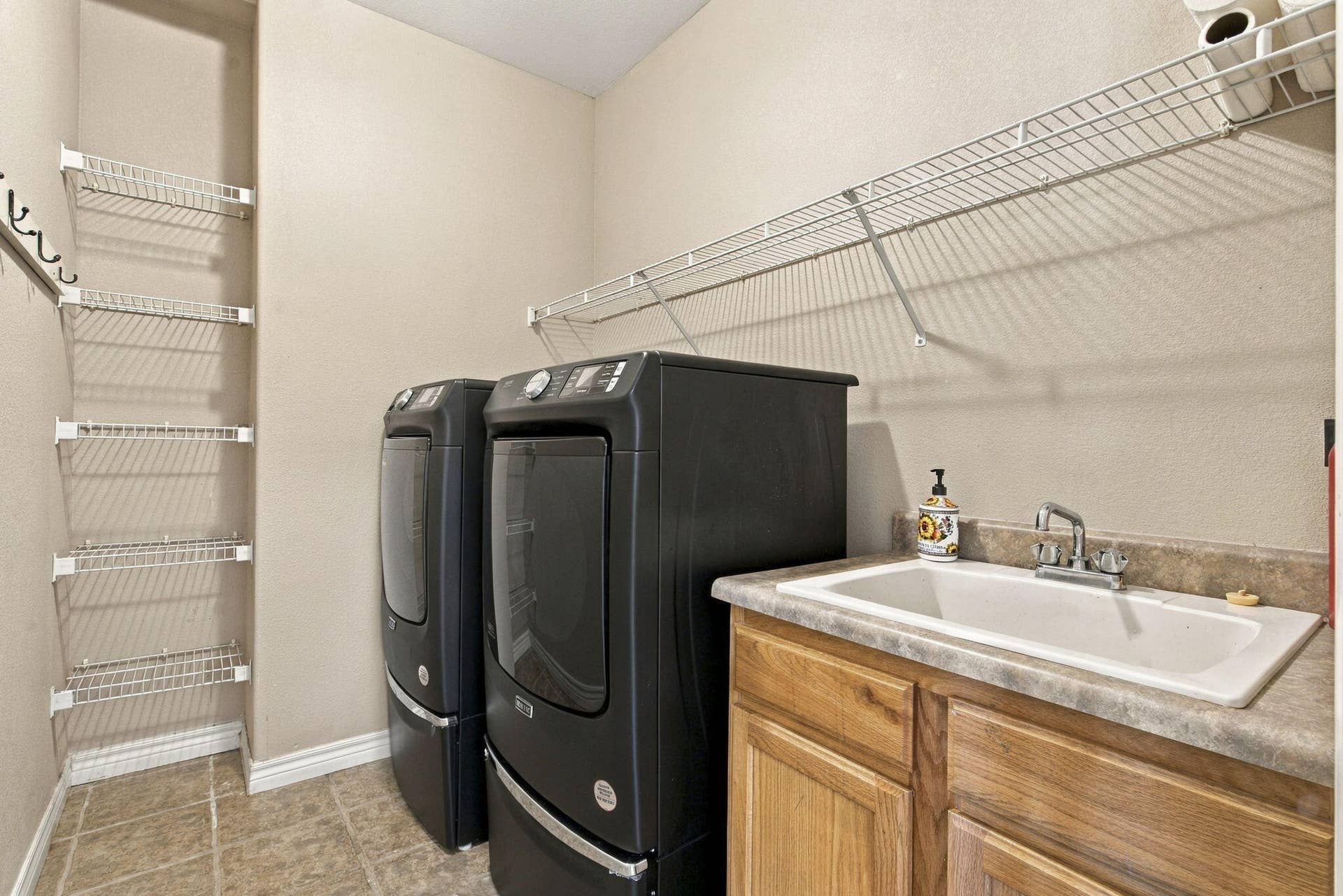 24 Lands End, Kimberling City, MO 65686 Laundry main level