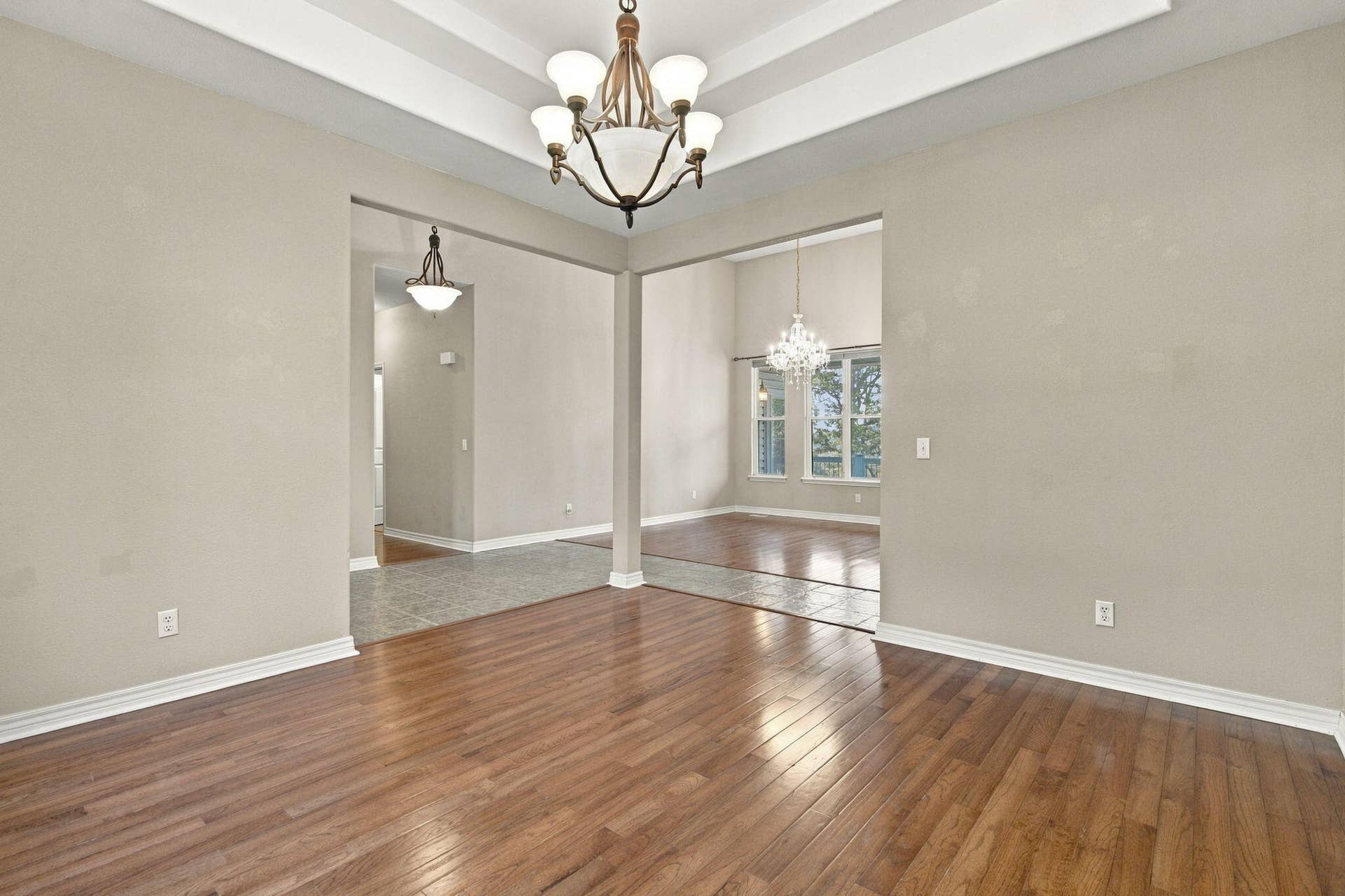 24 Lands End, Kimberling City, MO 65686 Formal living or dining, you choose!