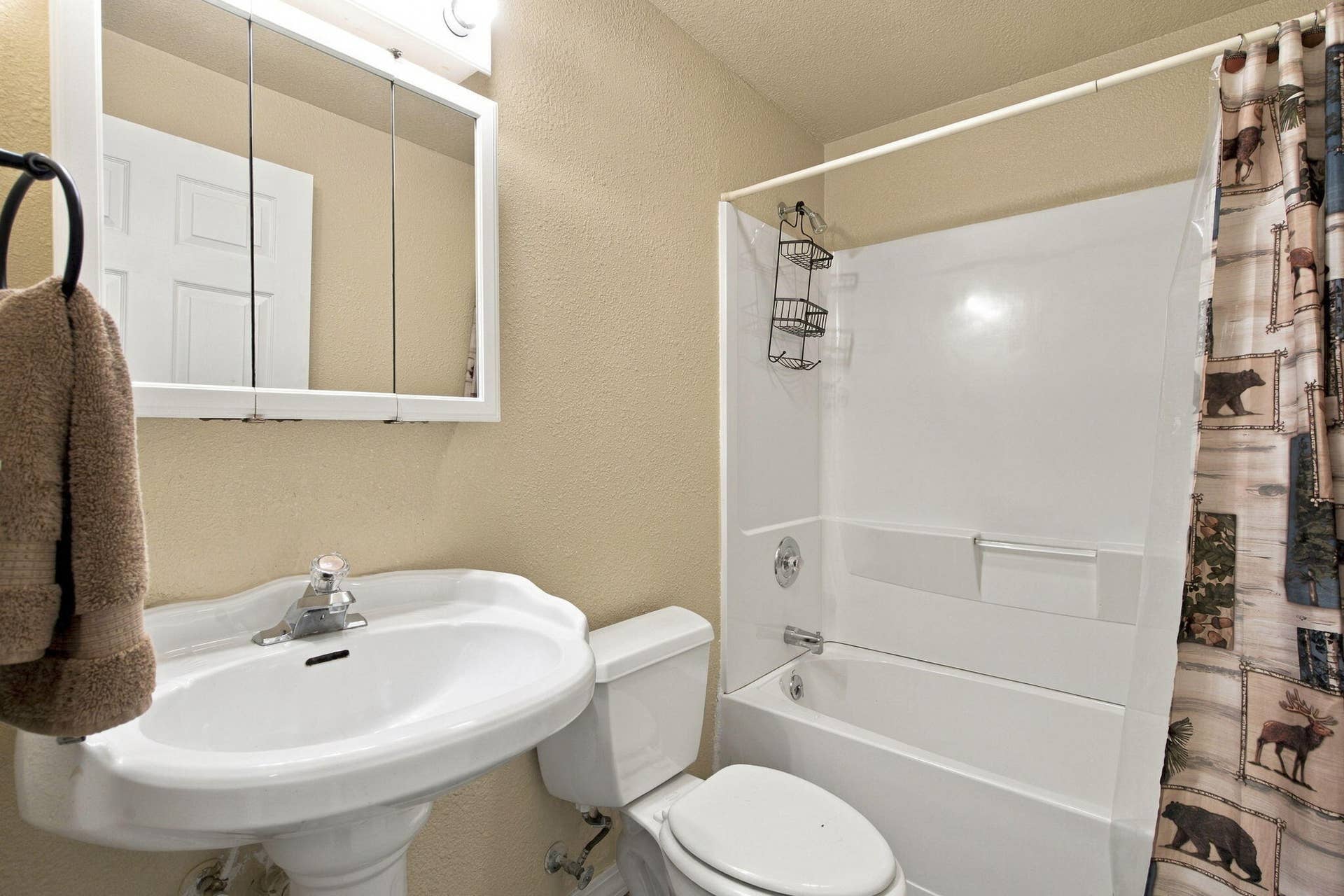 24 Lands End, Kimberling City, MO 65686 Lower level bath