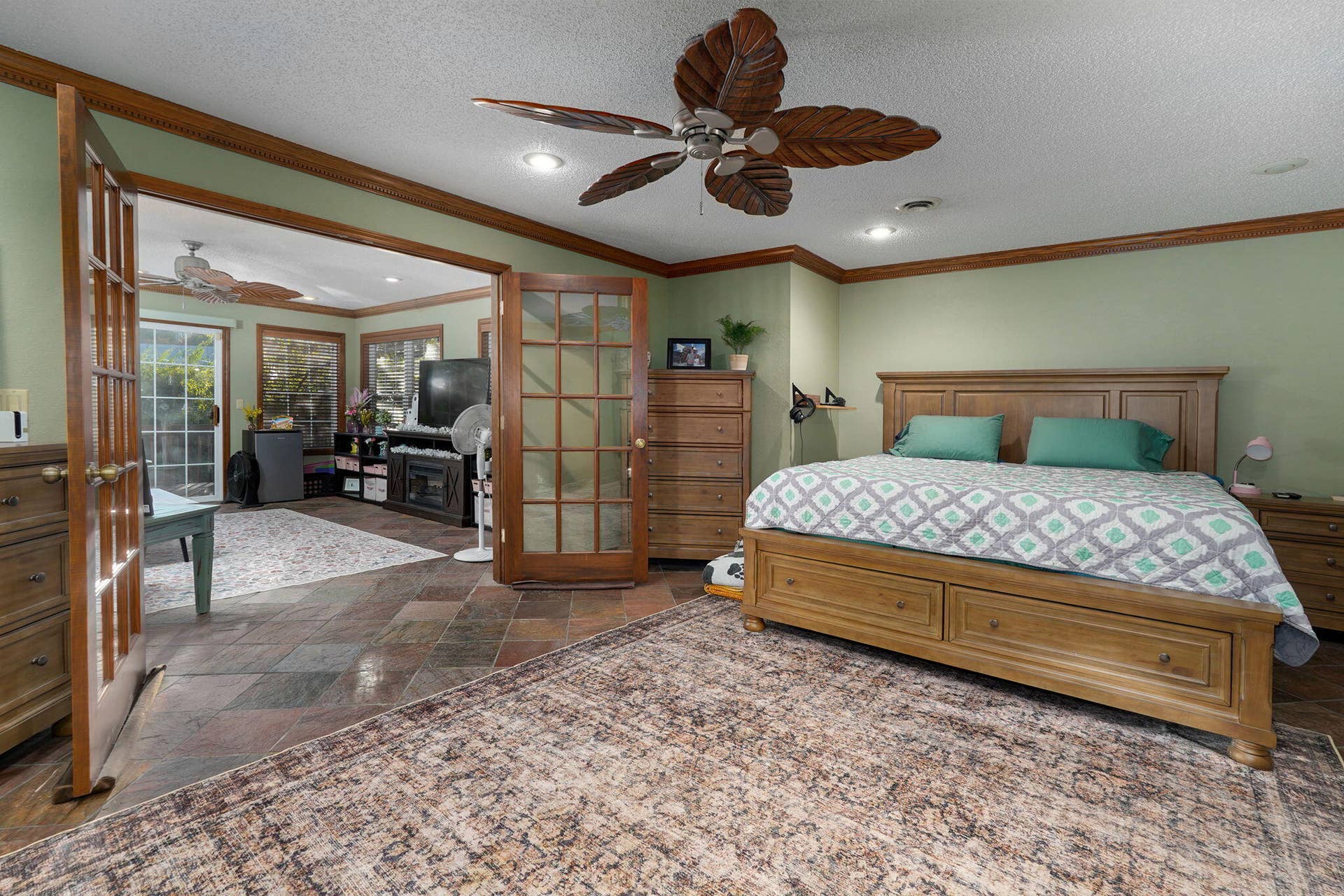 3438 E Carol Drive, Springfield, MO 65809 3438 E Carol Dr-22