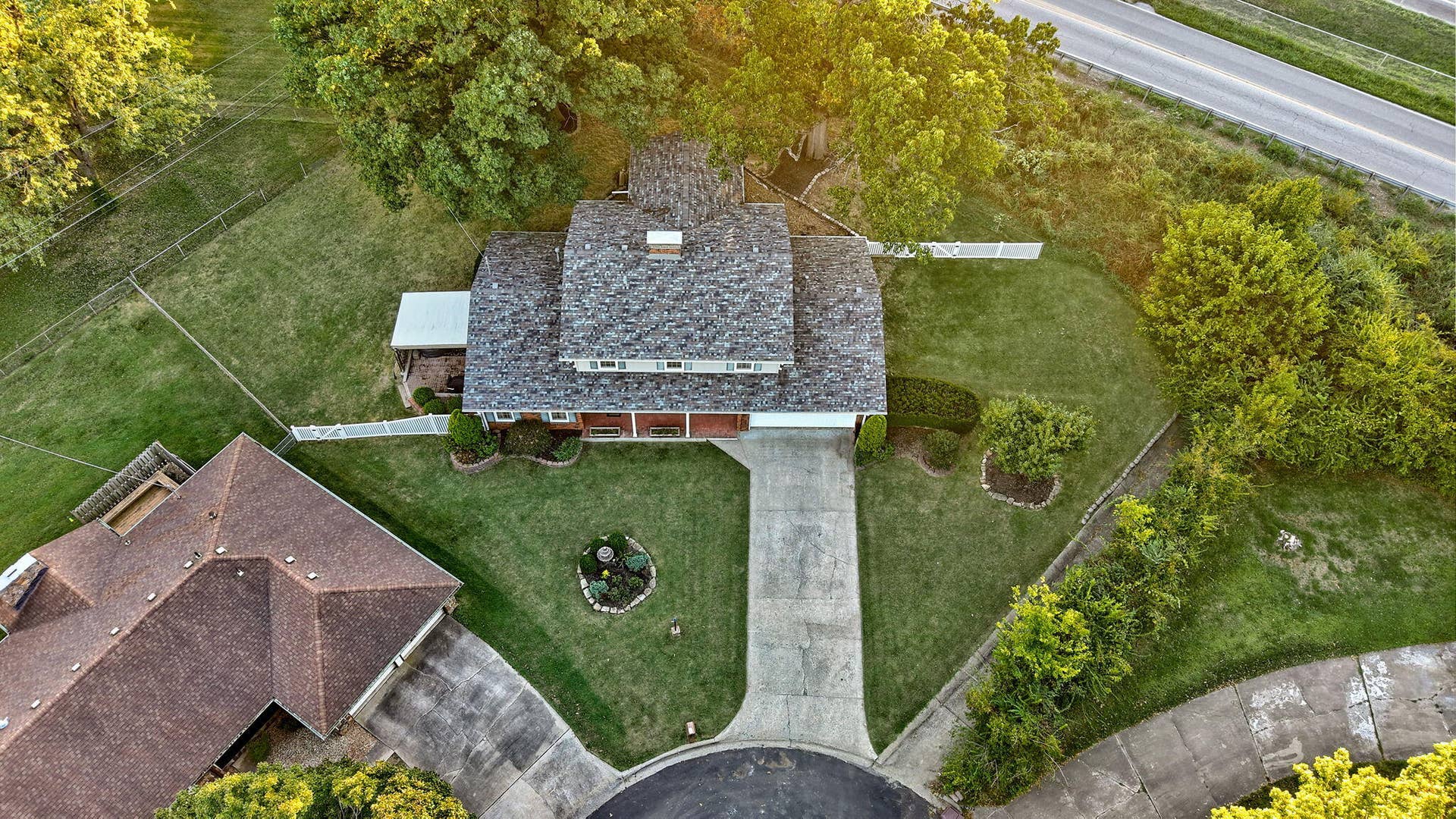 3438 E Carol Drive, Springfield, MO 65809 3438 E Carol Dr-3