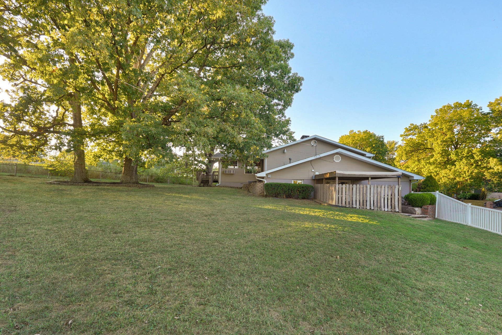 3438 E Carol Drive, Springfield, MO 65809 3438 E Carol Dr-38