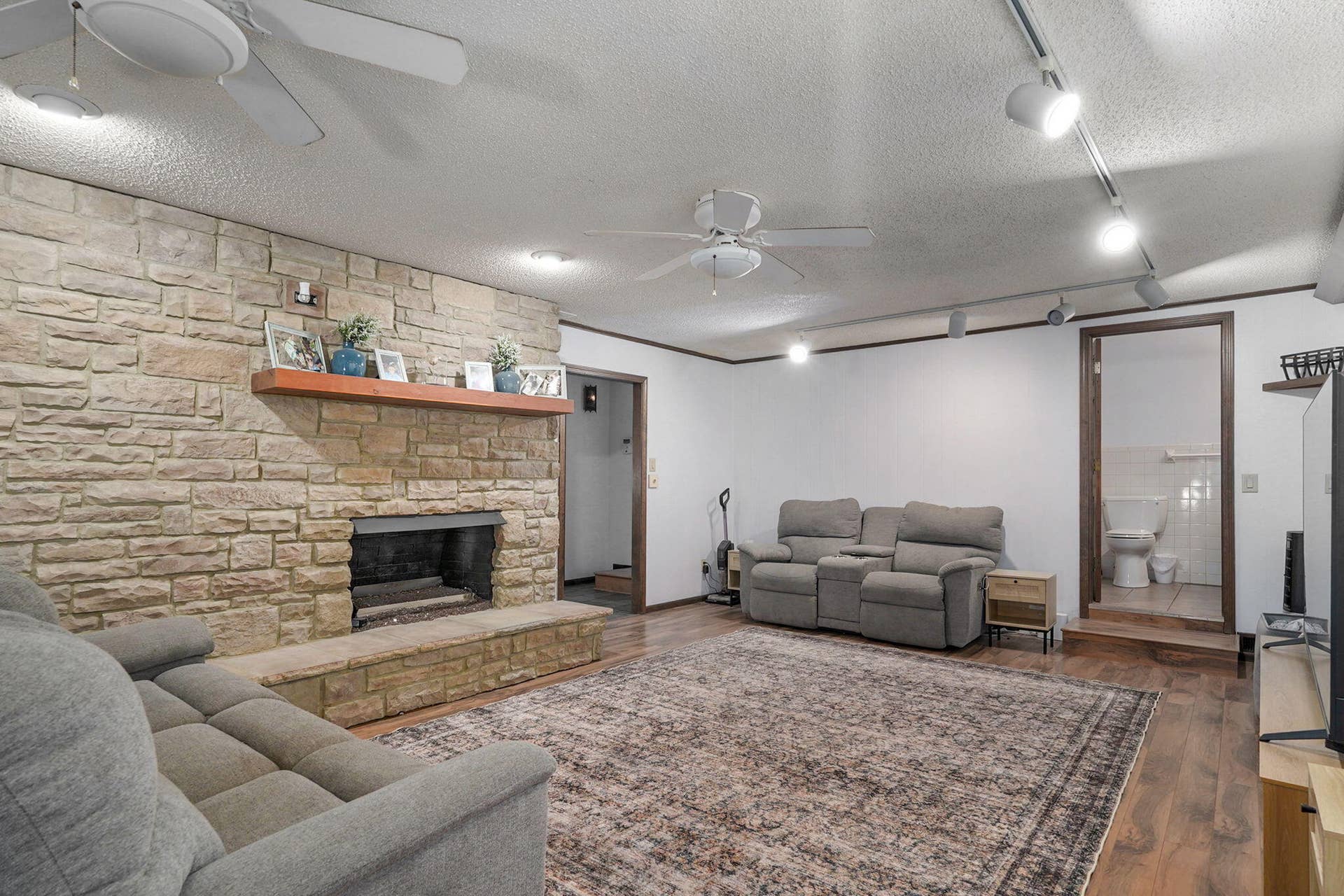 3438 E Carol Drive, Springfield, MO 65809 3438 E Carol Dr-17