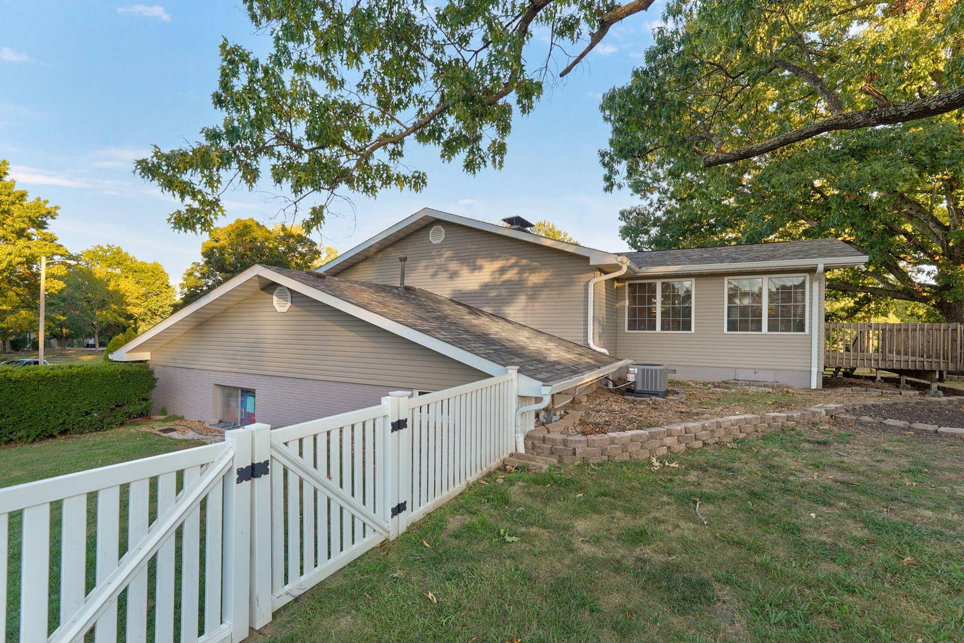 3438 E Carol Drive, Springfield, MO 65809 3438 E Carol Dr-41