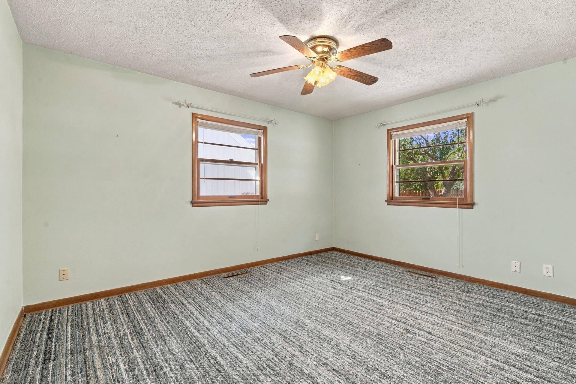 2141 S Luster Avenue, Springfield, MO 65804 20-web-or-mls-_DSC0001