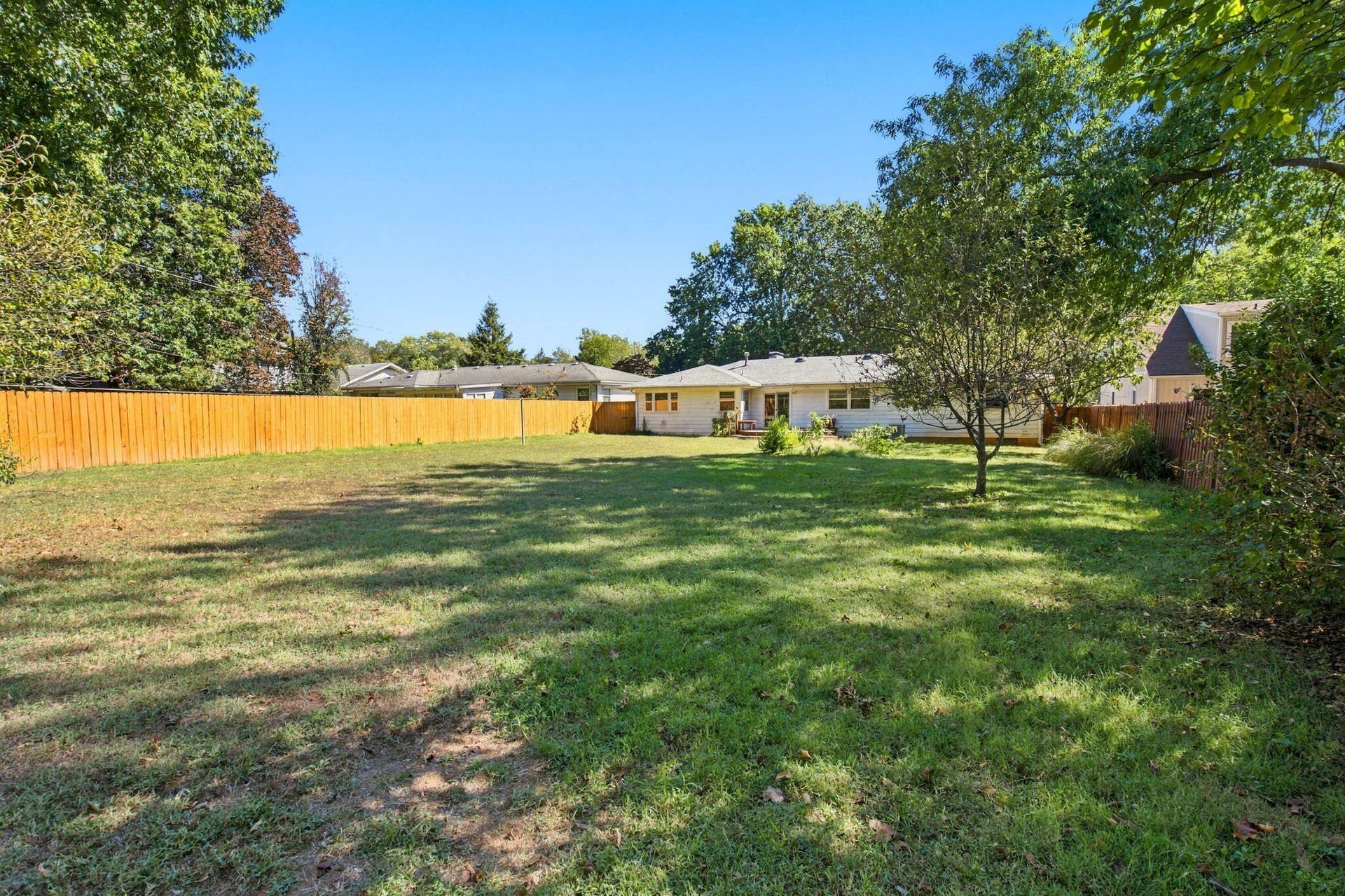2141 S Luster Avenue, Springfield, MO 65804 26-web-or-mls-_DSC9922