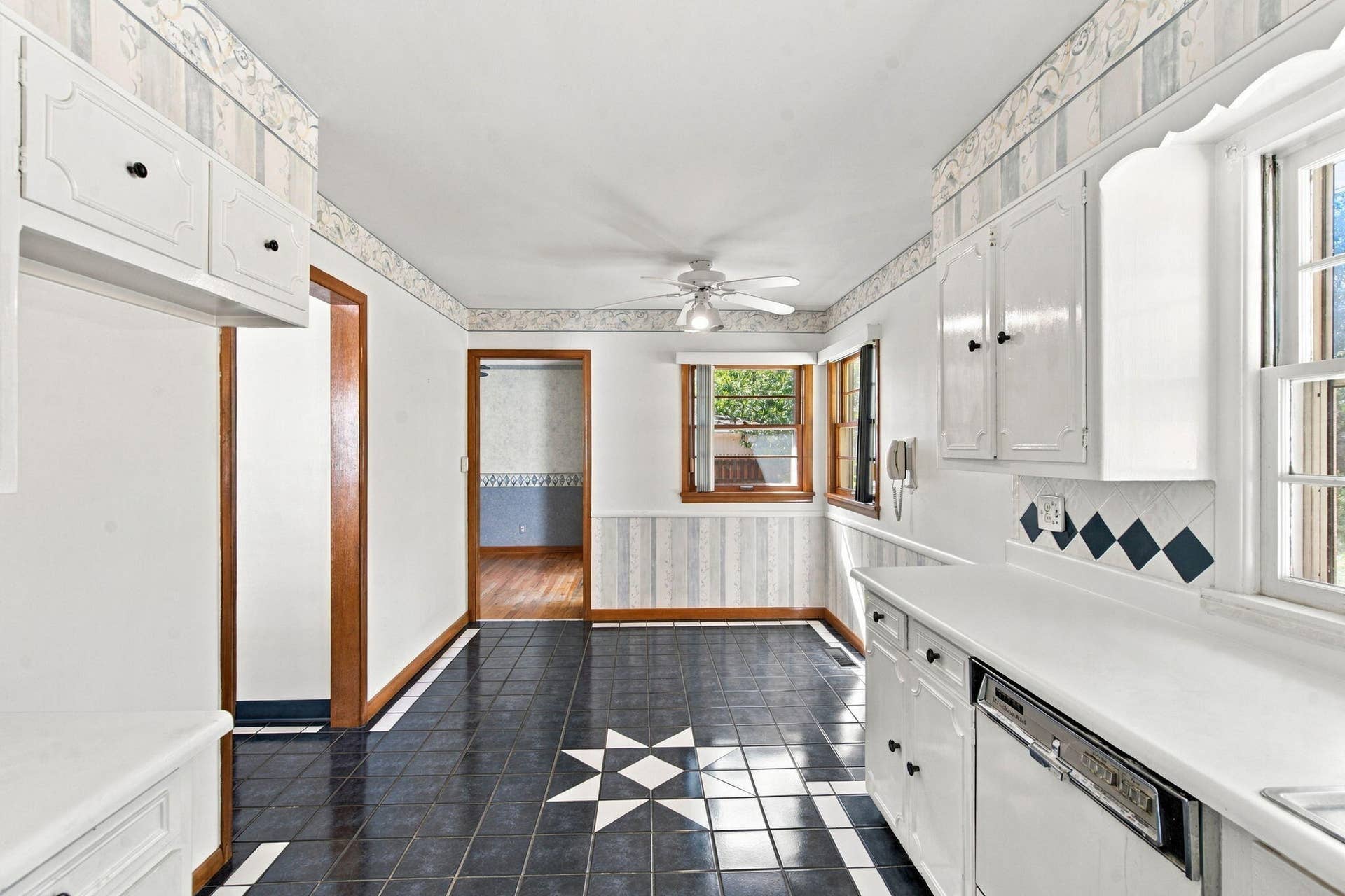 2141 S Luster Avenue, Springfield, MO 65804 12-web-or-mls-_DSC0034