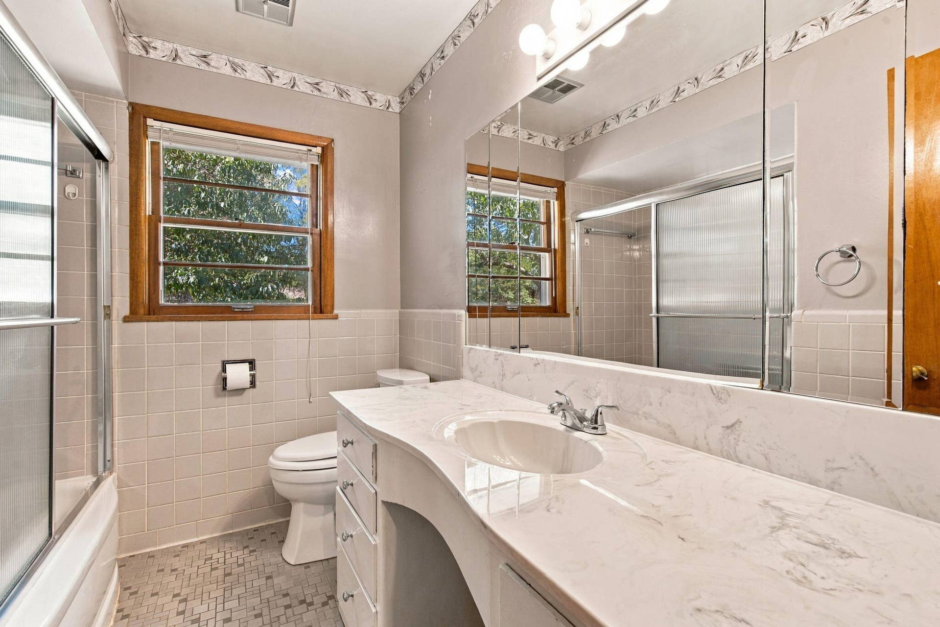 2141 S Luster Avenue, Springfield, MO 65804 19-web-or-mls-_DSC0007